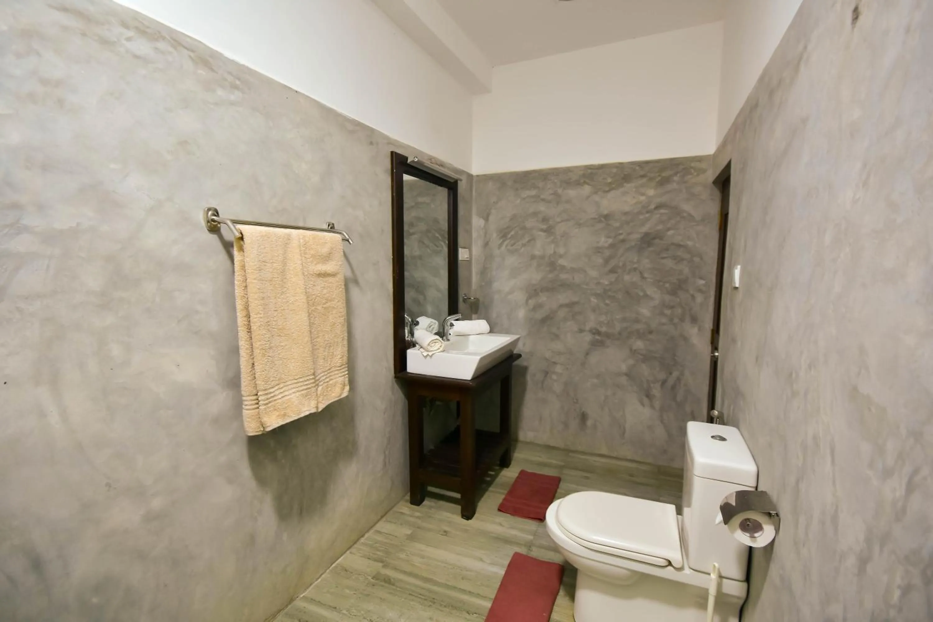 Shower in Jungle Villa - Induruwa