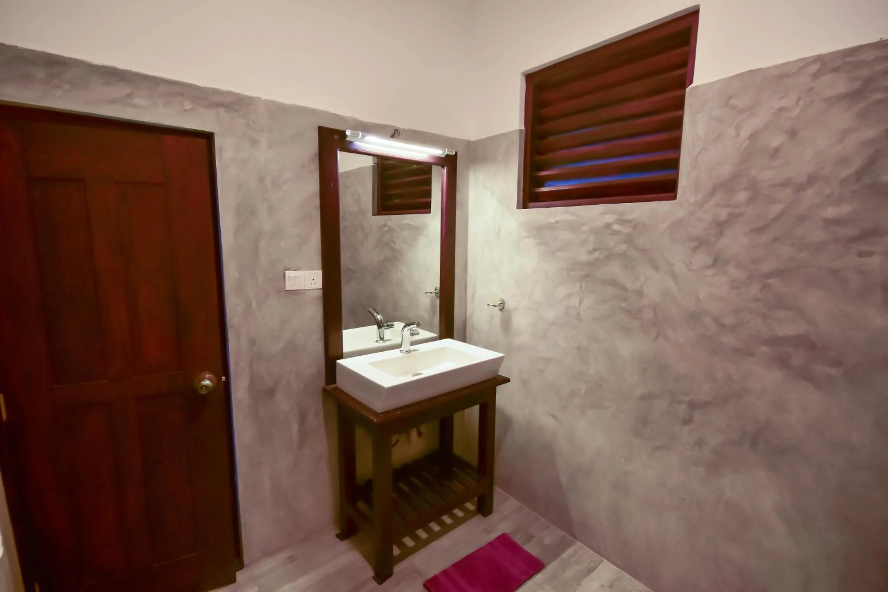 Bathroom in Jungle Villa - Induruwa