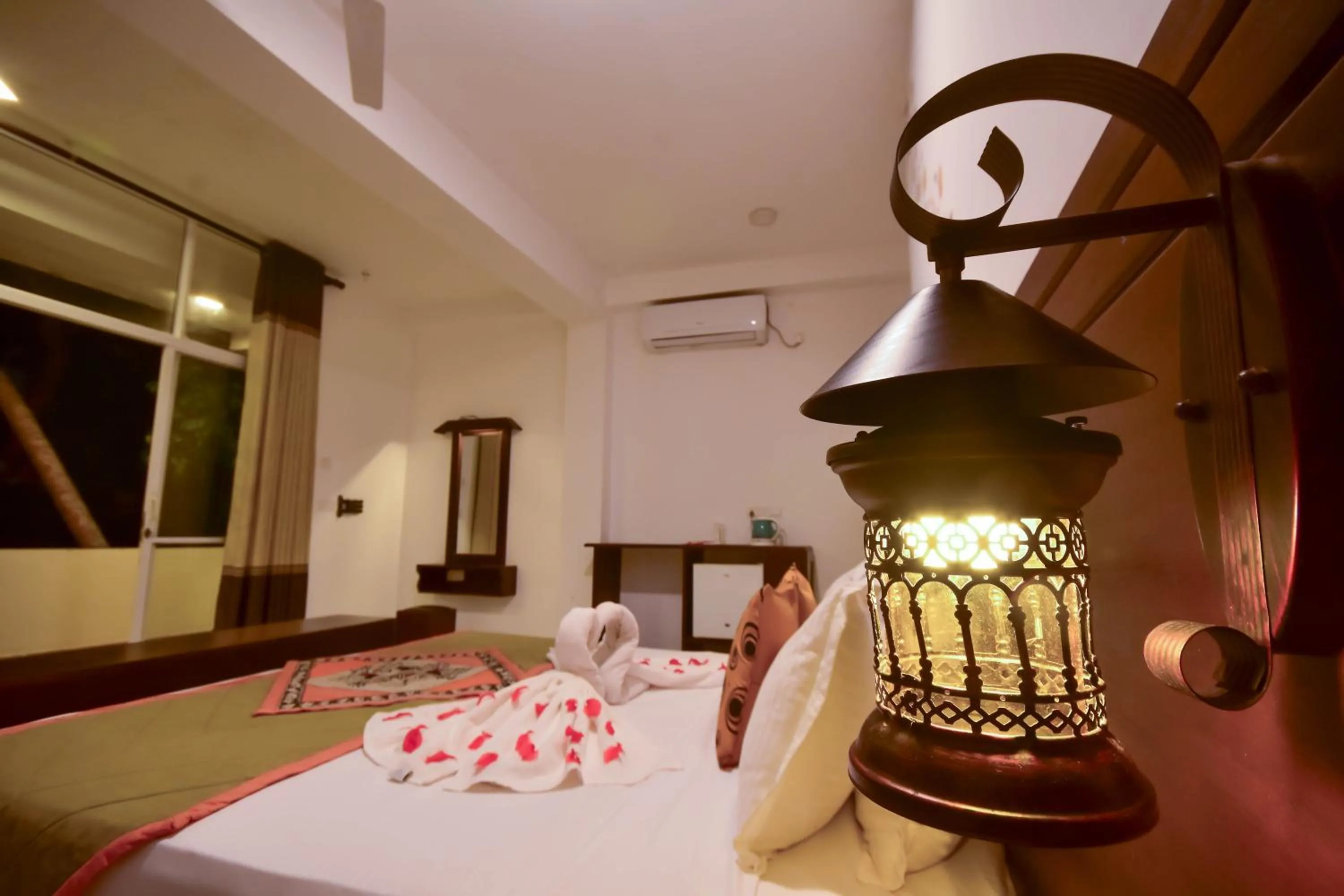 Bed in Jungle Villa - Induruwa