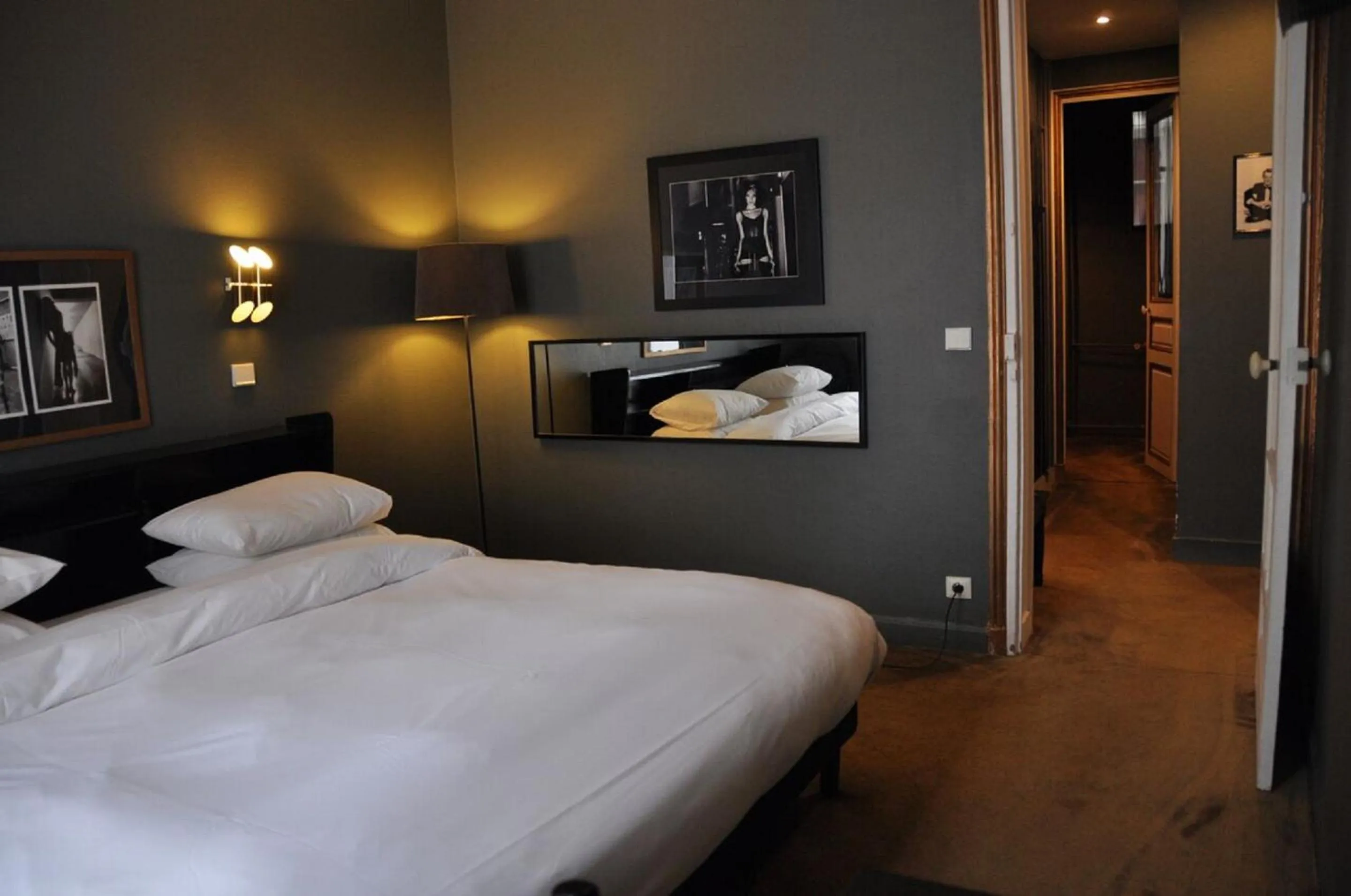 Photo of the whole room, Bed in Alba Opéra Hôtel