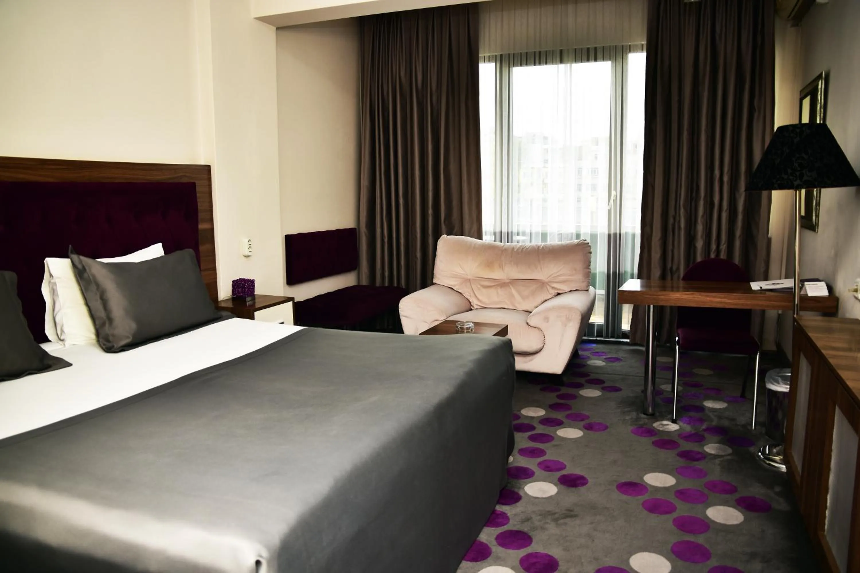 Shower in Hande Hotel