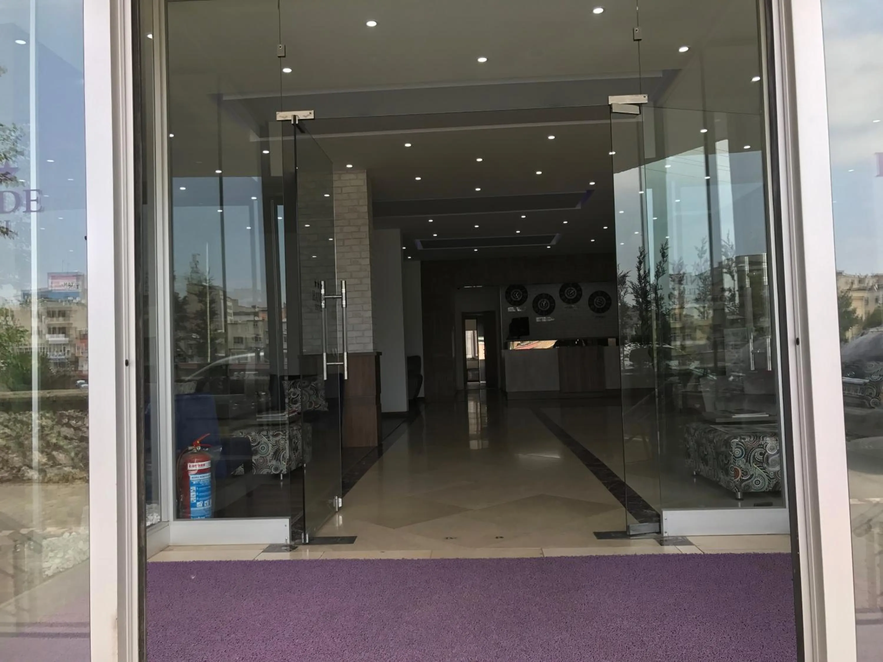 Facade/entrance in Hande Hotel