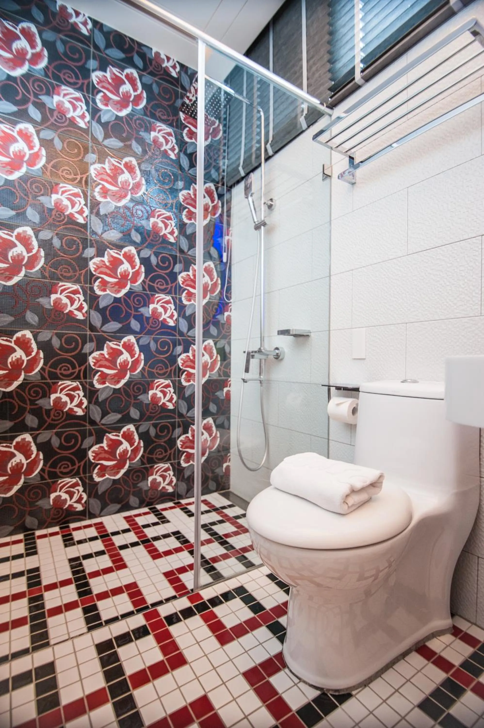 Shower in Dreamer Boutique Hotel