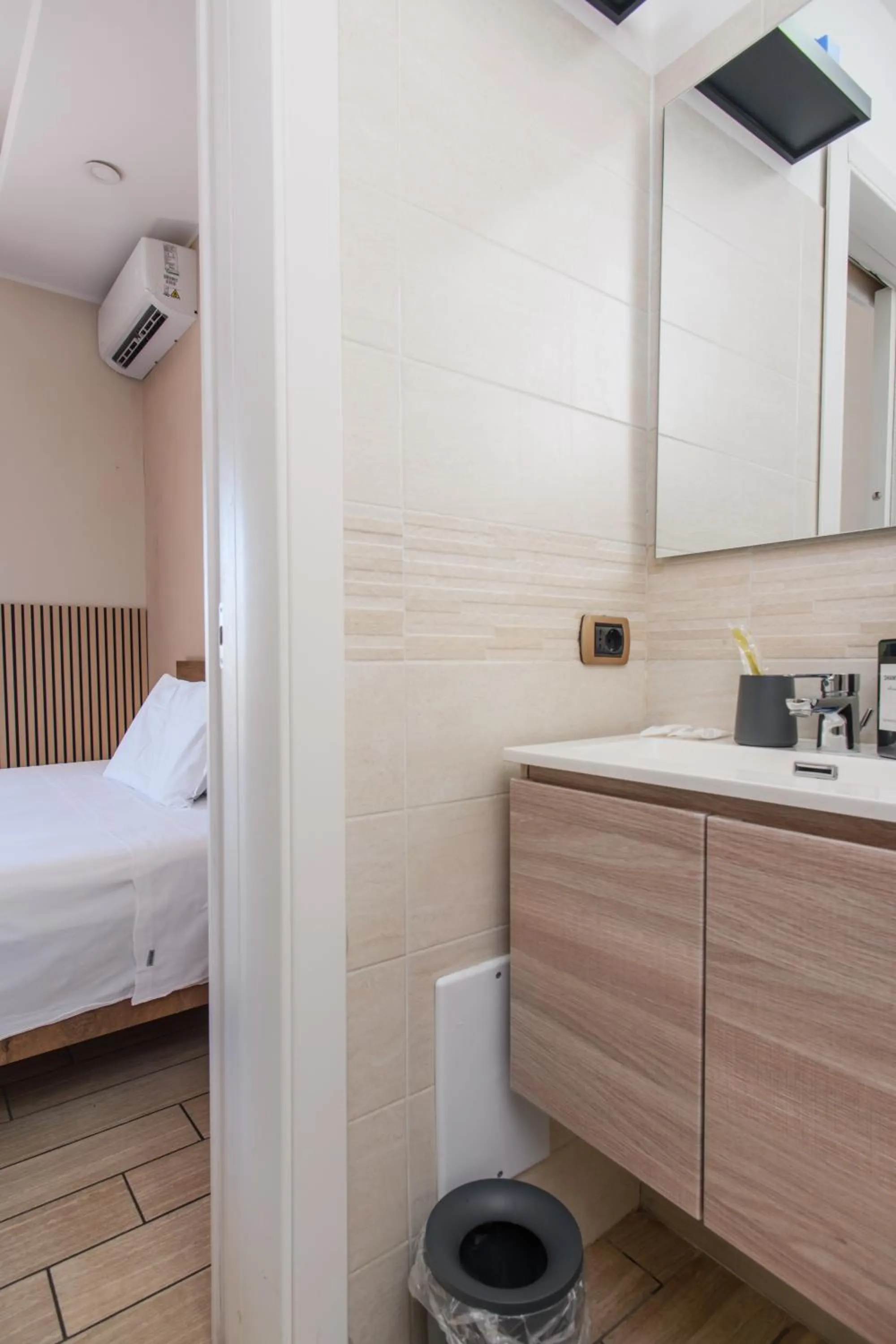 Bathroom, Bed in B&B Metropolitan