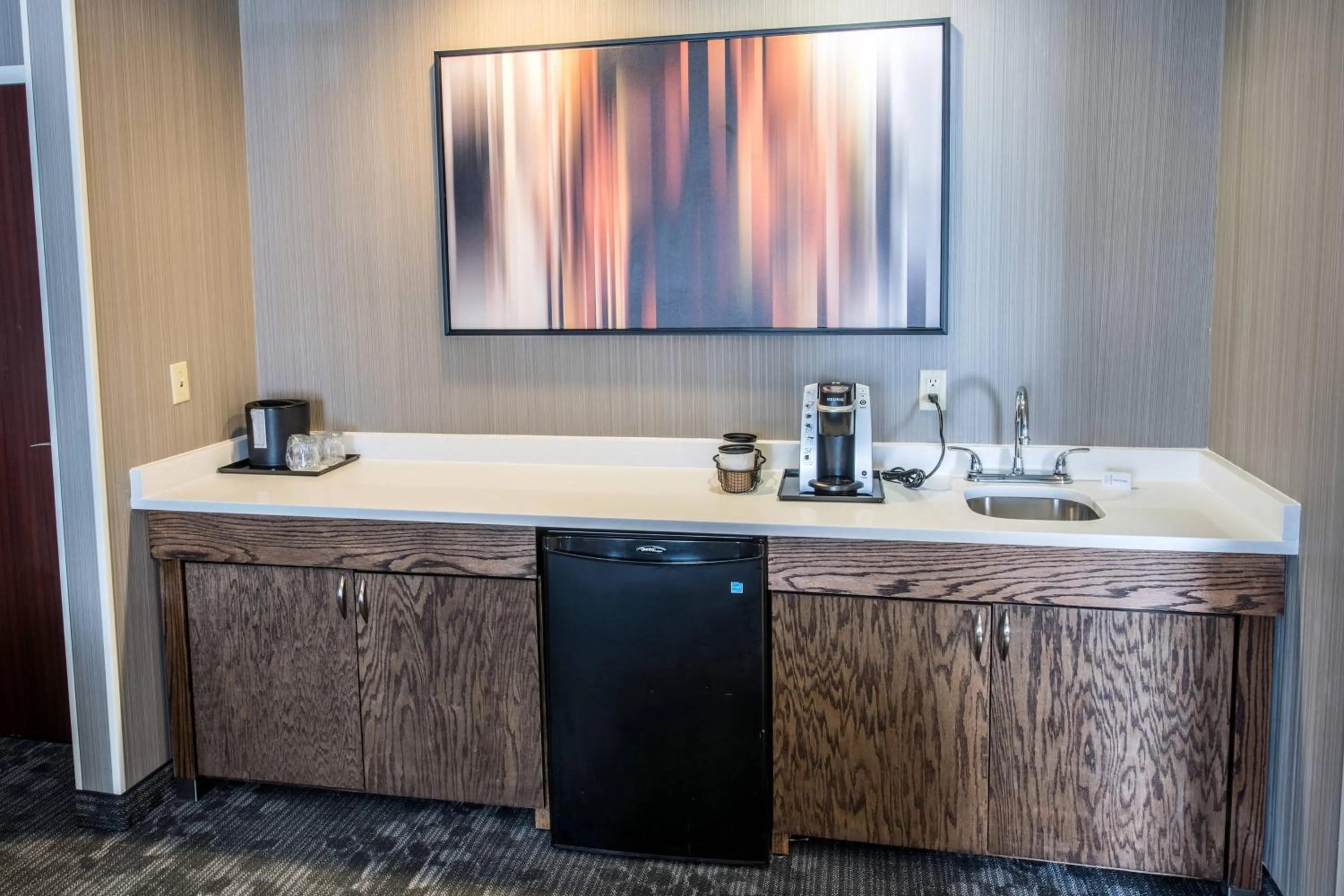 Kitchen or kitchenette in Courtyard by Marriott Norwich