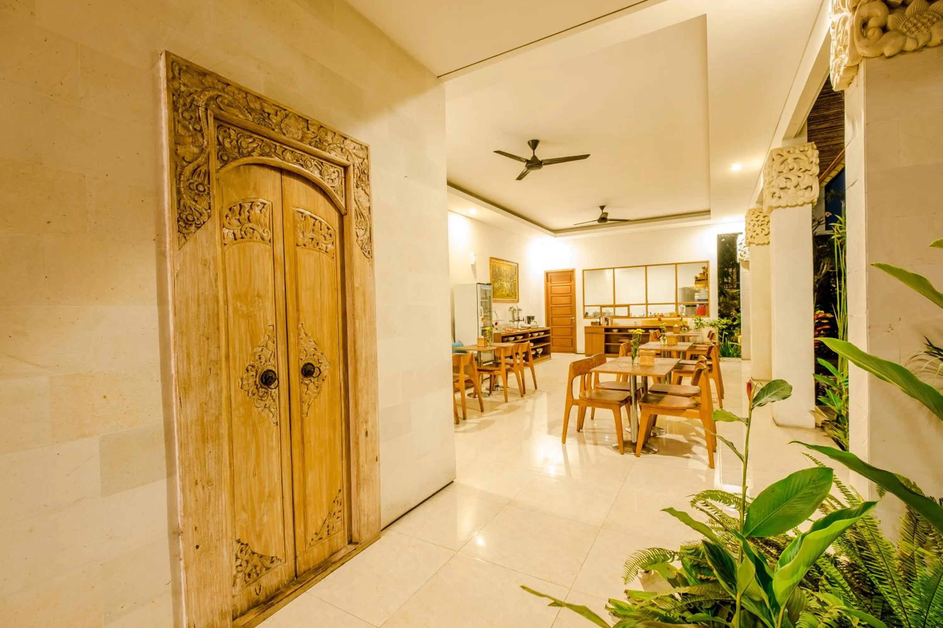 Restaurant/places to eat in Mahana Living