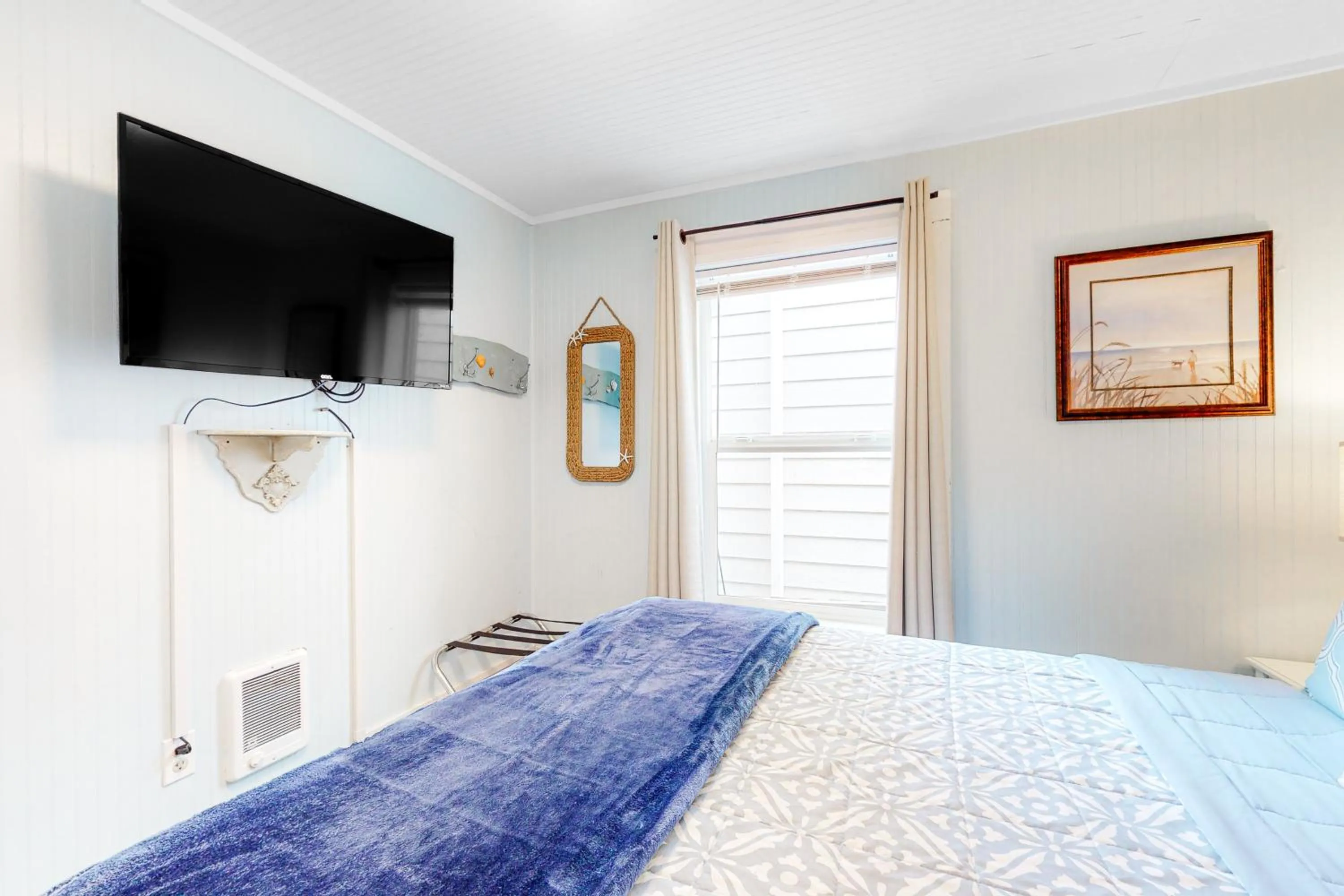 Bed in Ocean Shells Cottage