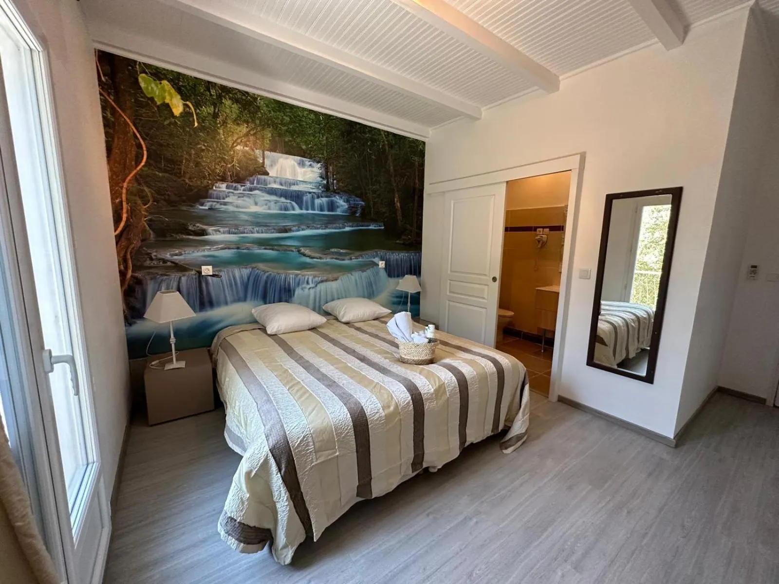 Bed in L'hôtel du Bastier