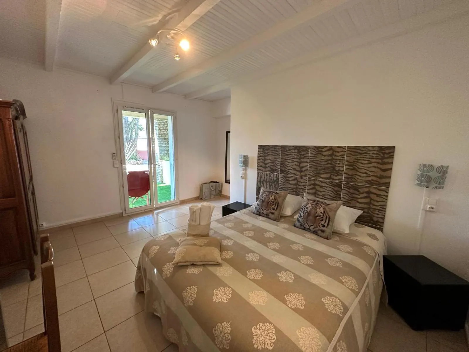 Bed in L'hôtel du Bastier