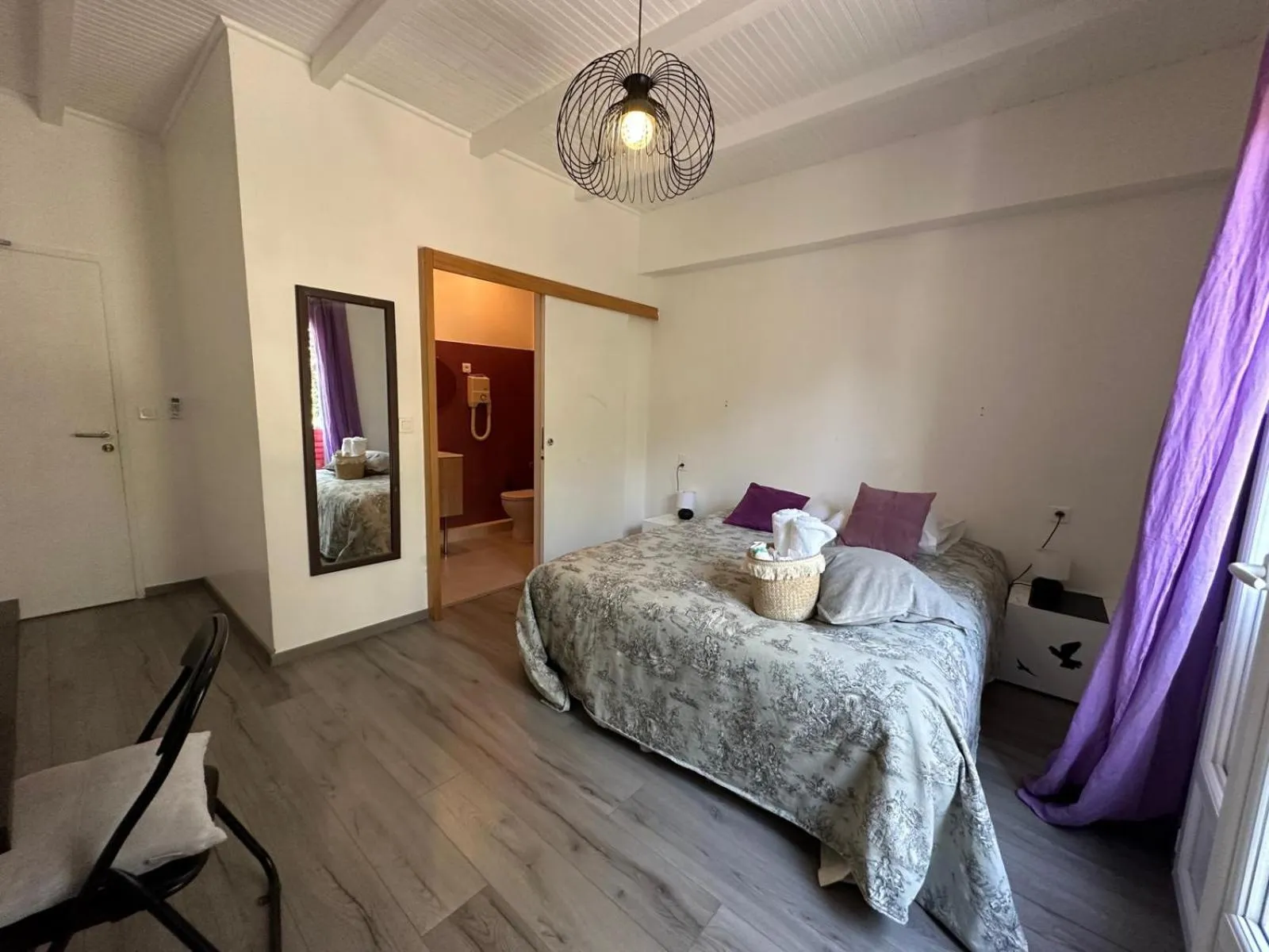 Bed in L'hôtel du Bastier