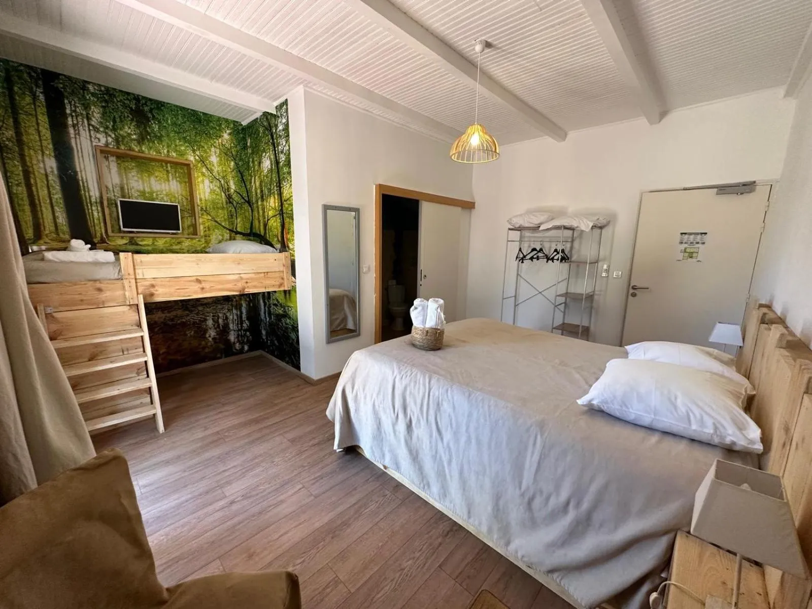 Bed in L'hôtel du Bastier