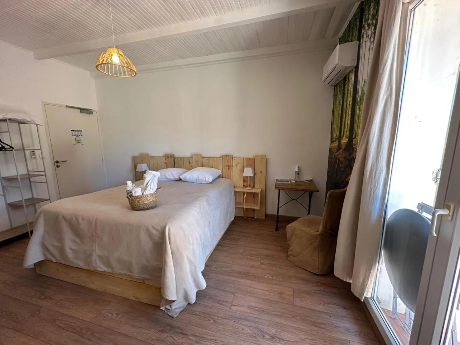 Bed in L'hôtel du Bastier