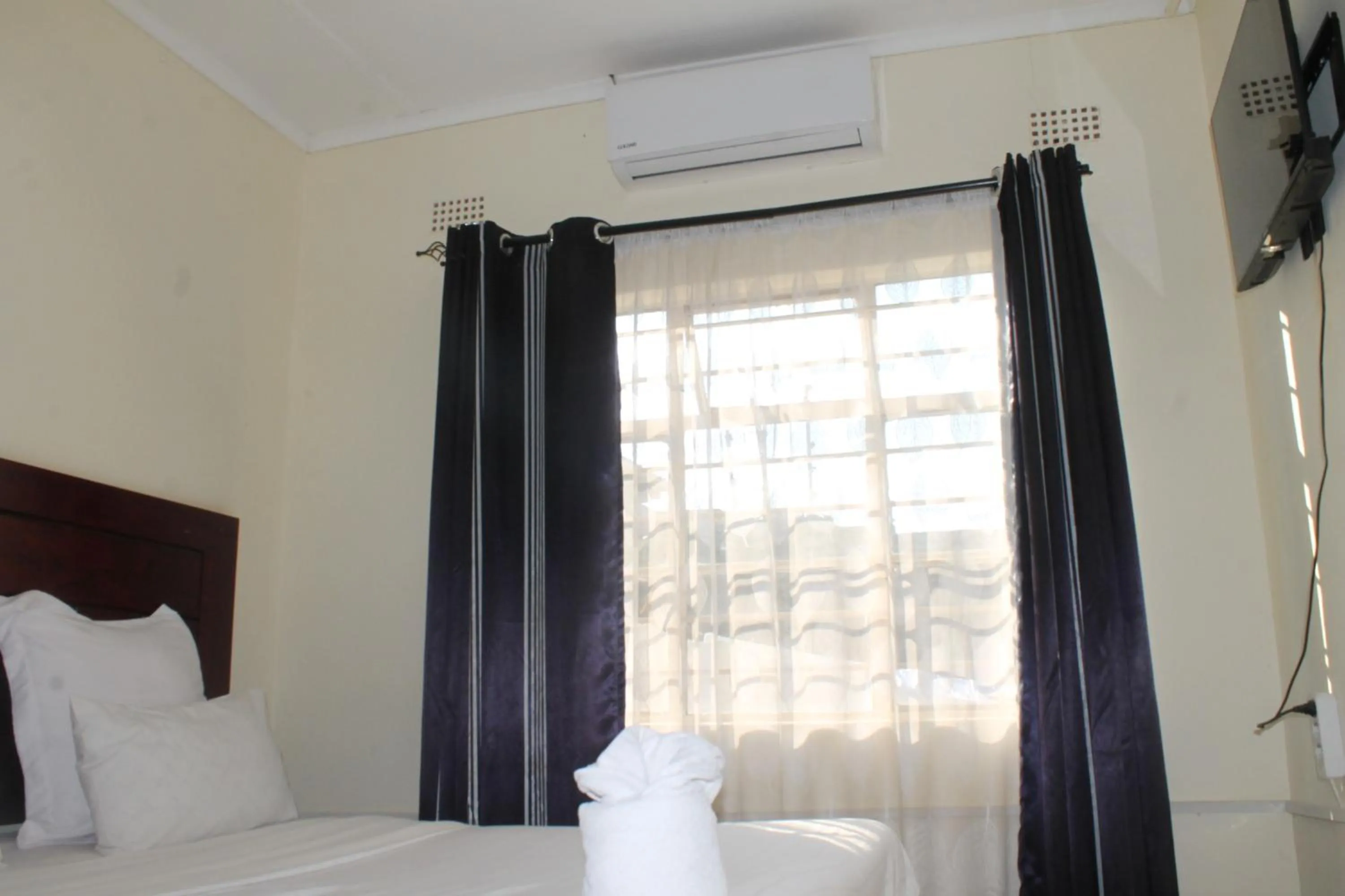 Bed in Honeybed Lodge