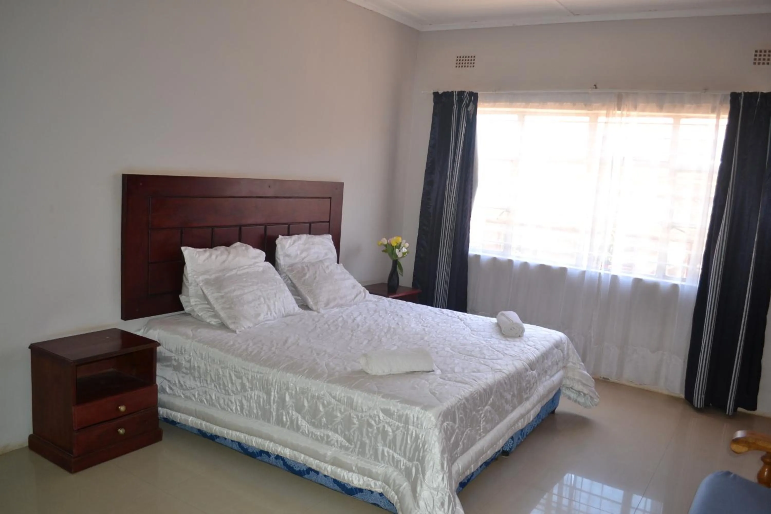 Bed in Honeybed Lodge