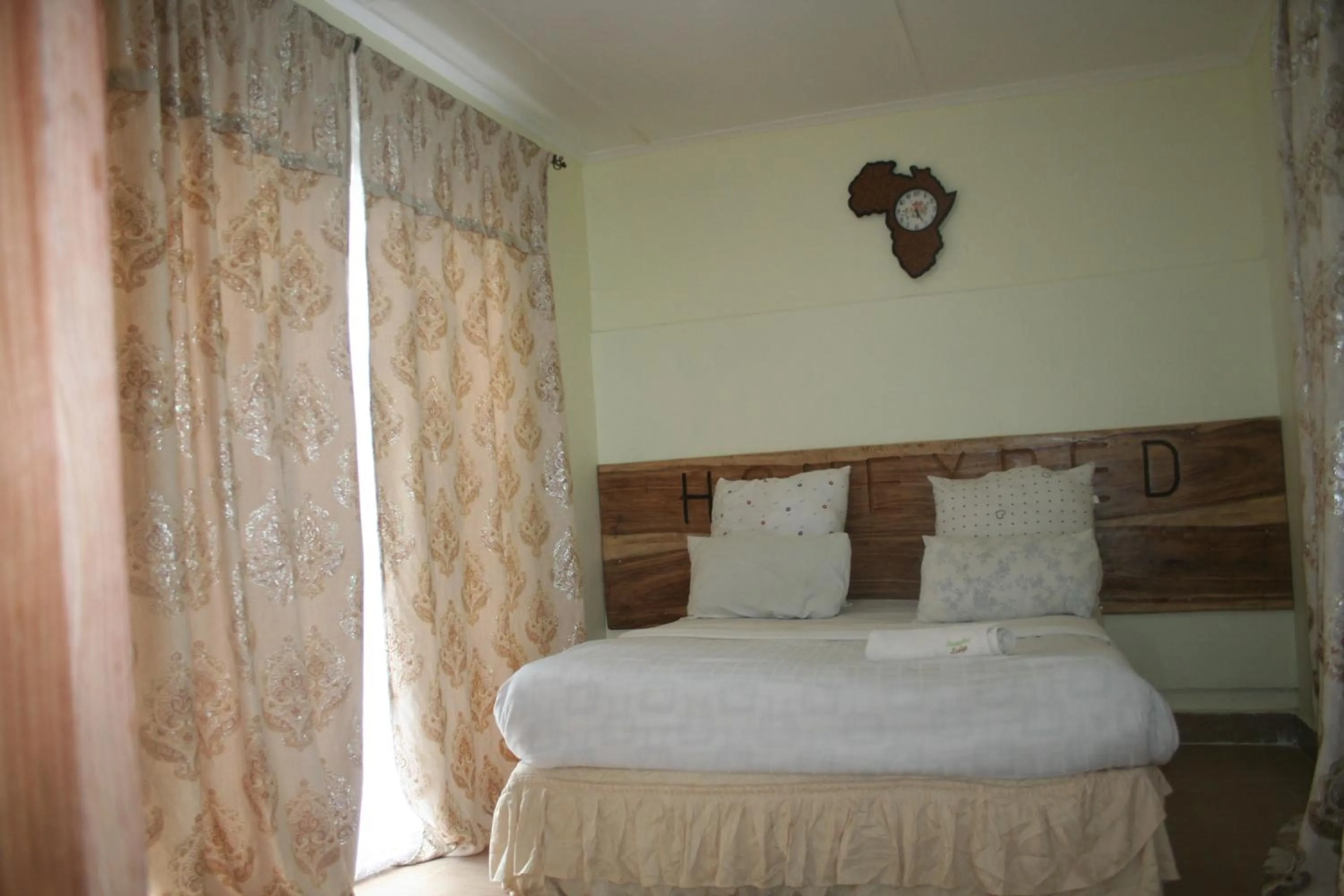 Bed in Honeybed Lodge