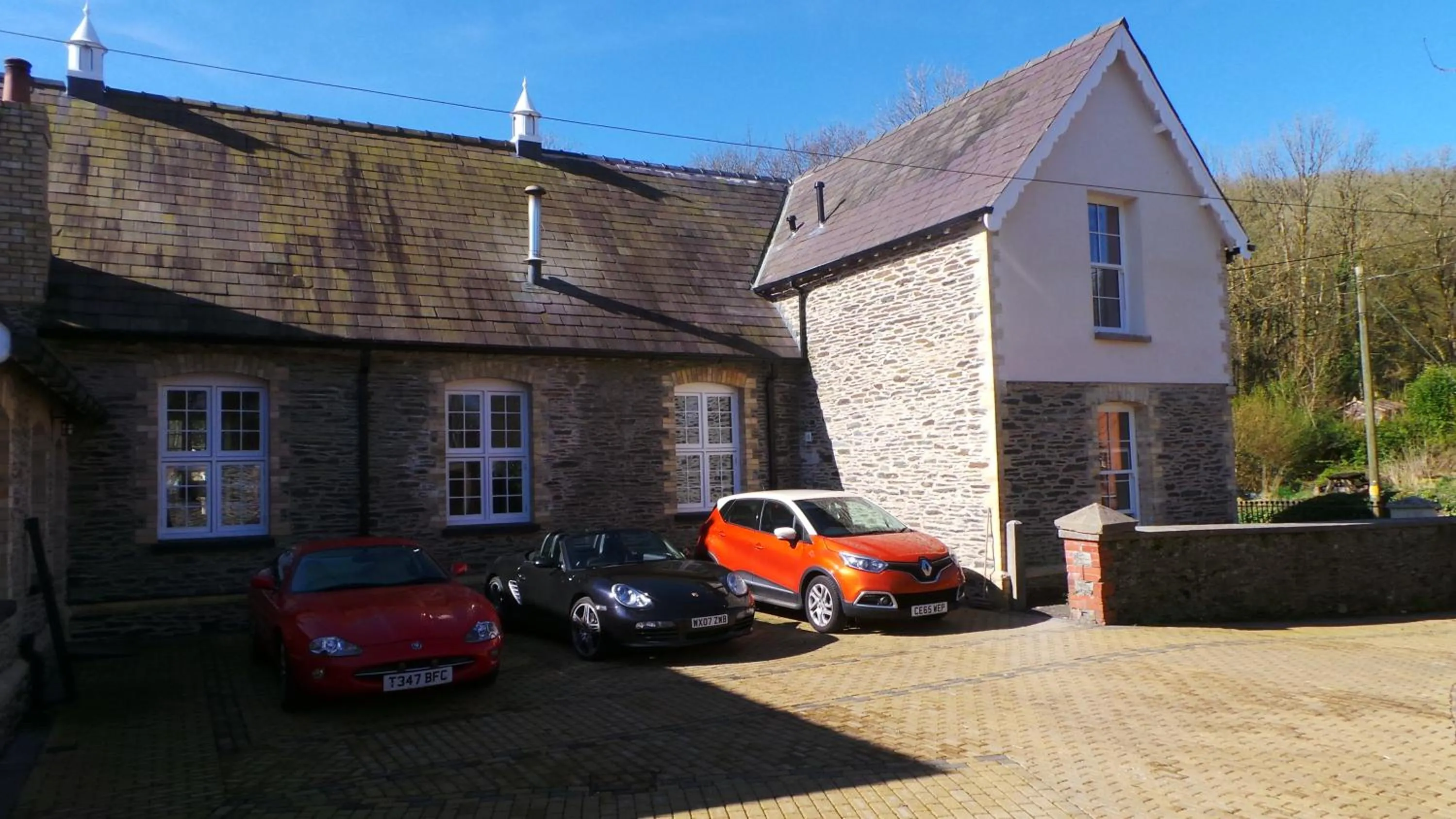 Property building in Old School B & B