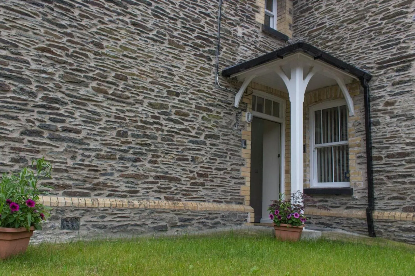 Property building in Old School B & B