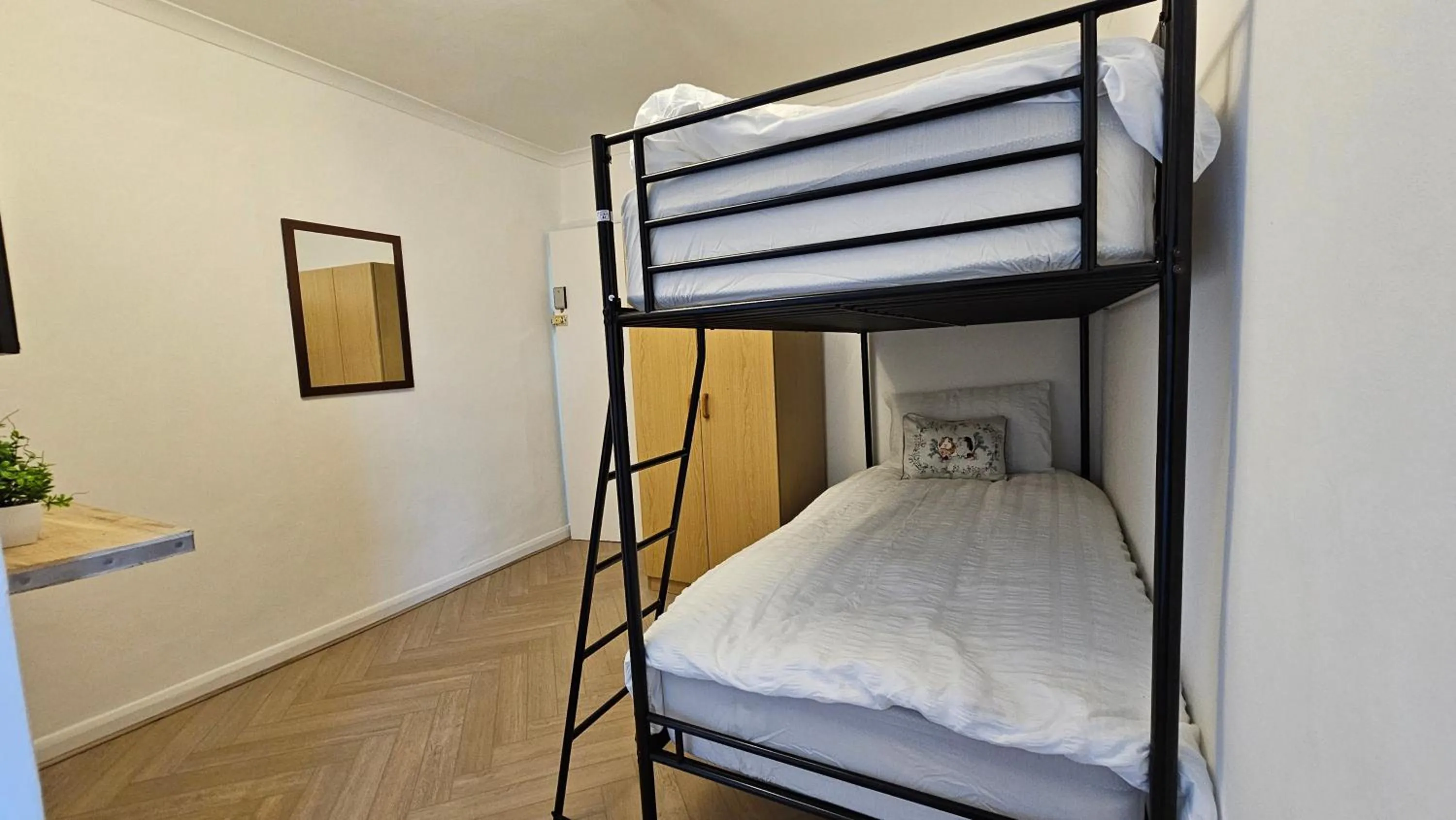 Bedroom in Bros Inn Hotel