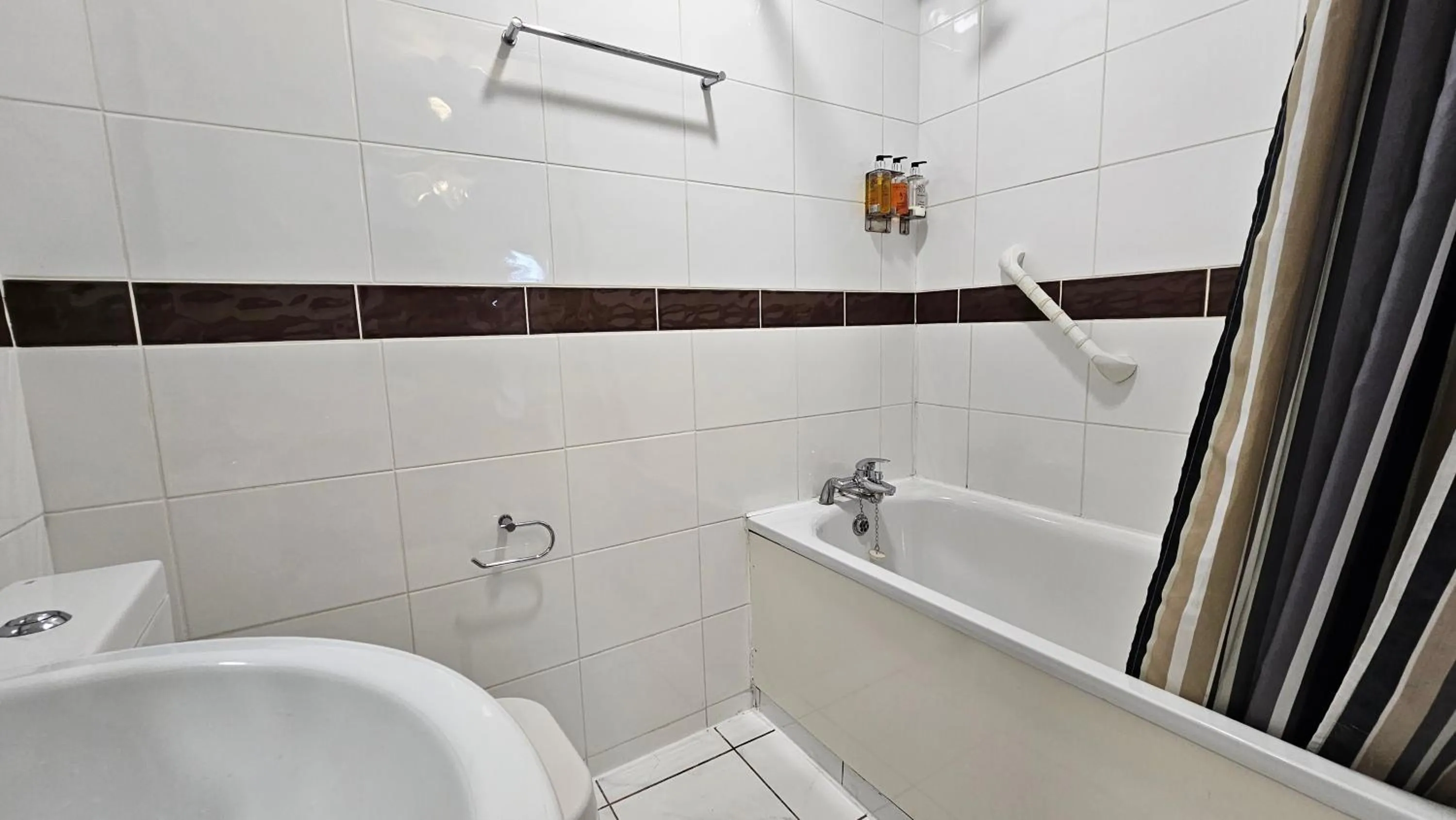 Bathroom in Bros Inn Hotel