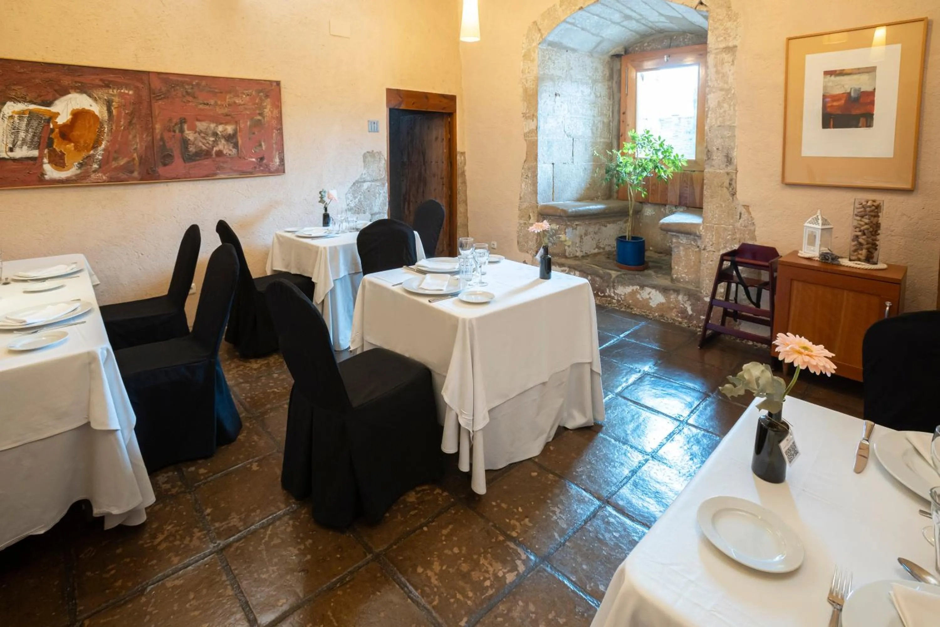 Restaurant/places to eat in Hotel Puente de Alconétar