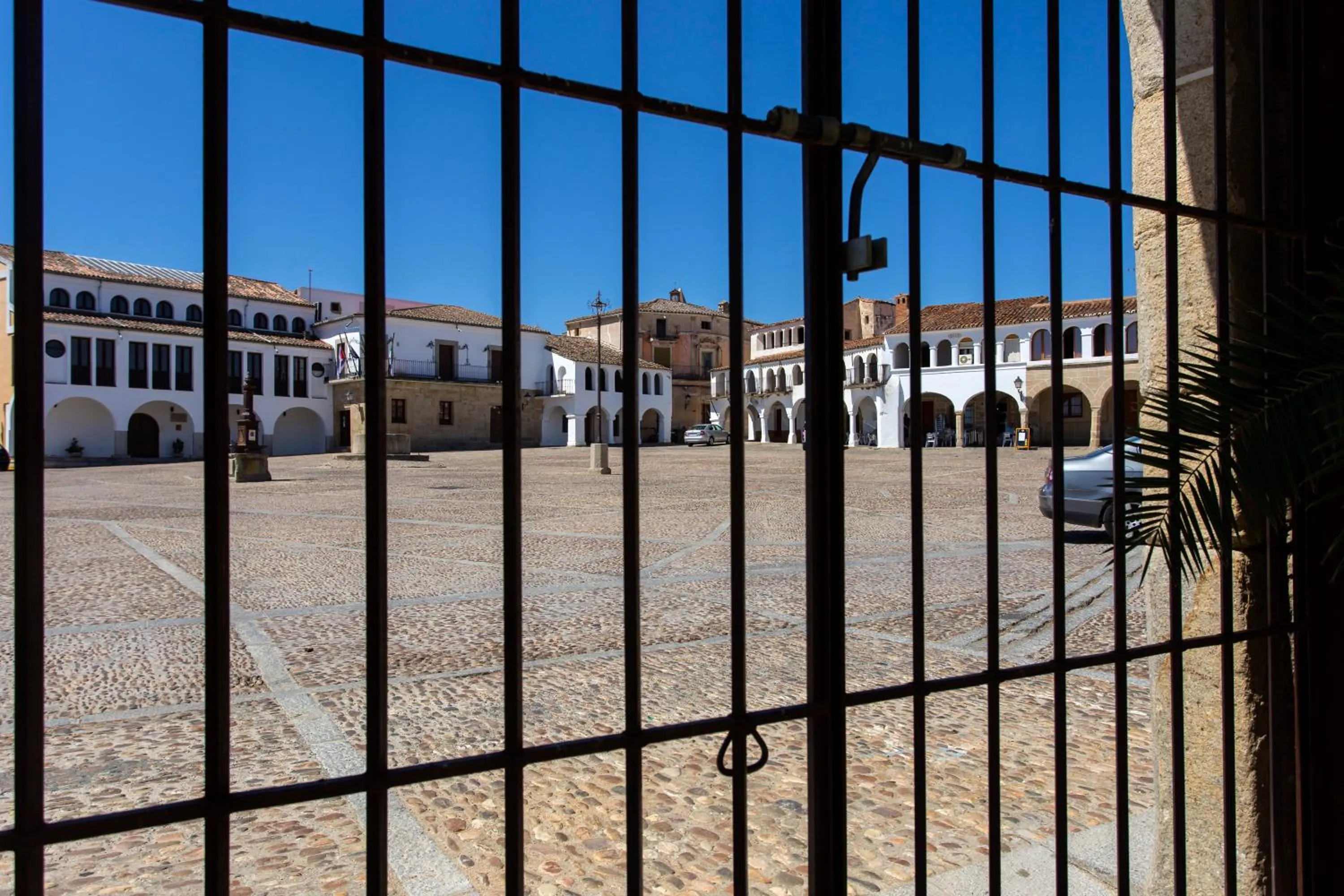 Street view in Hotel Puente de Alconétar