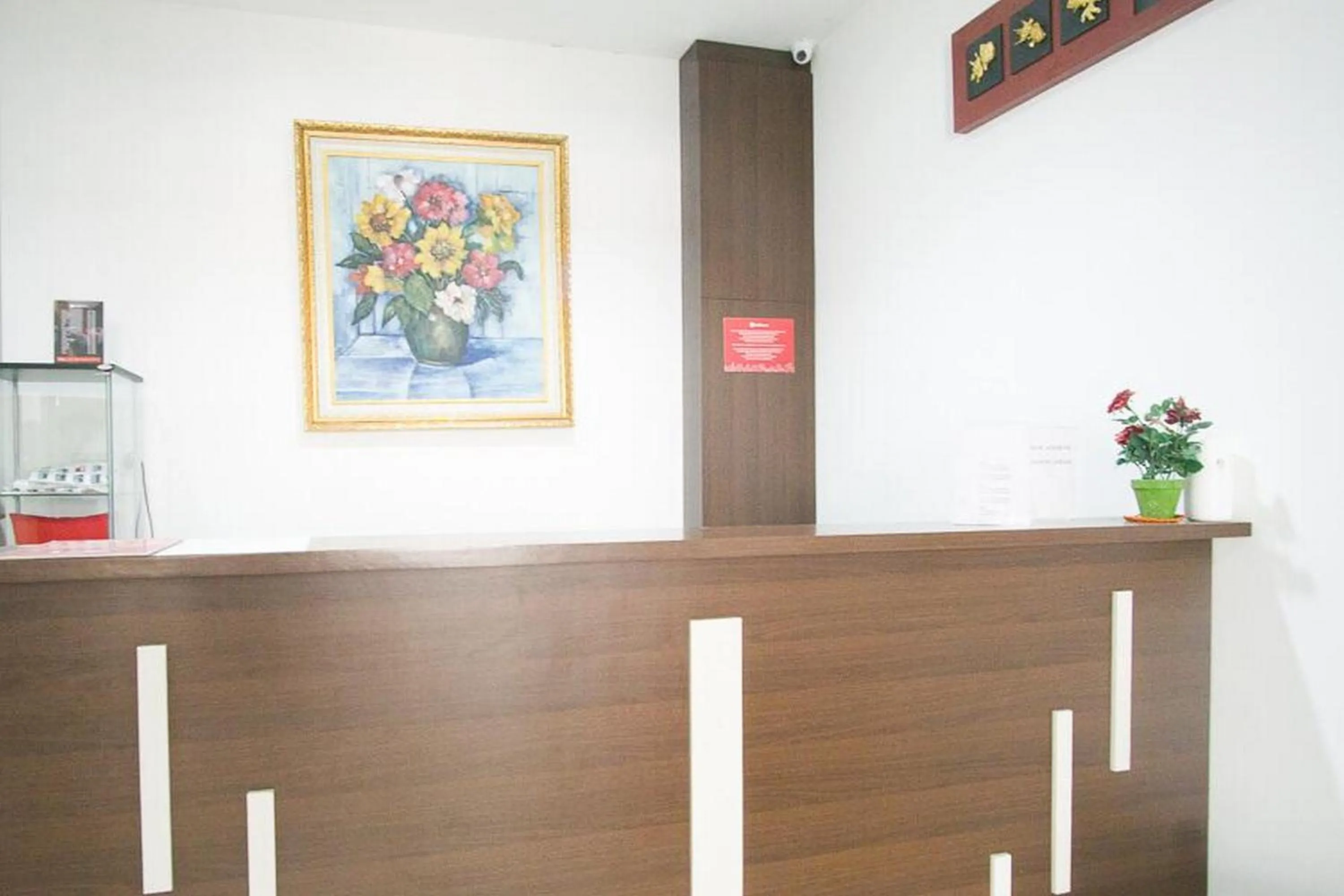 RedDoorz Plus near Plaza Indonesia