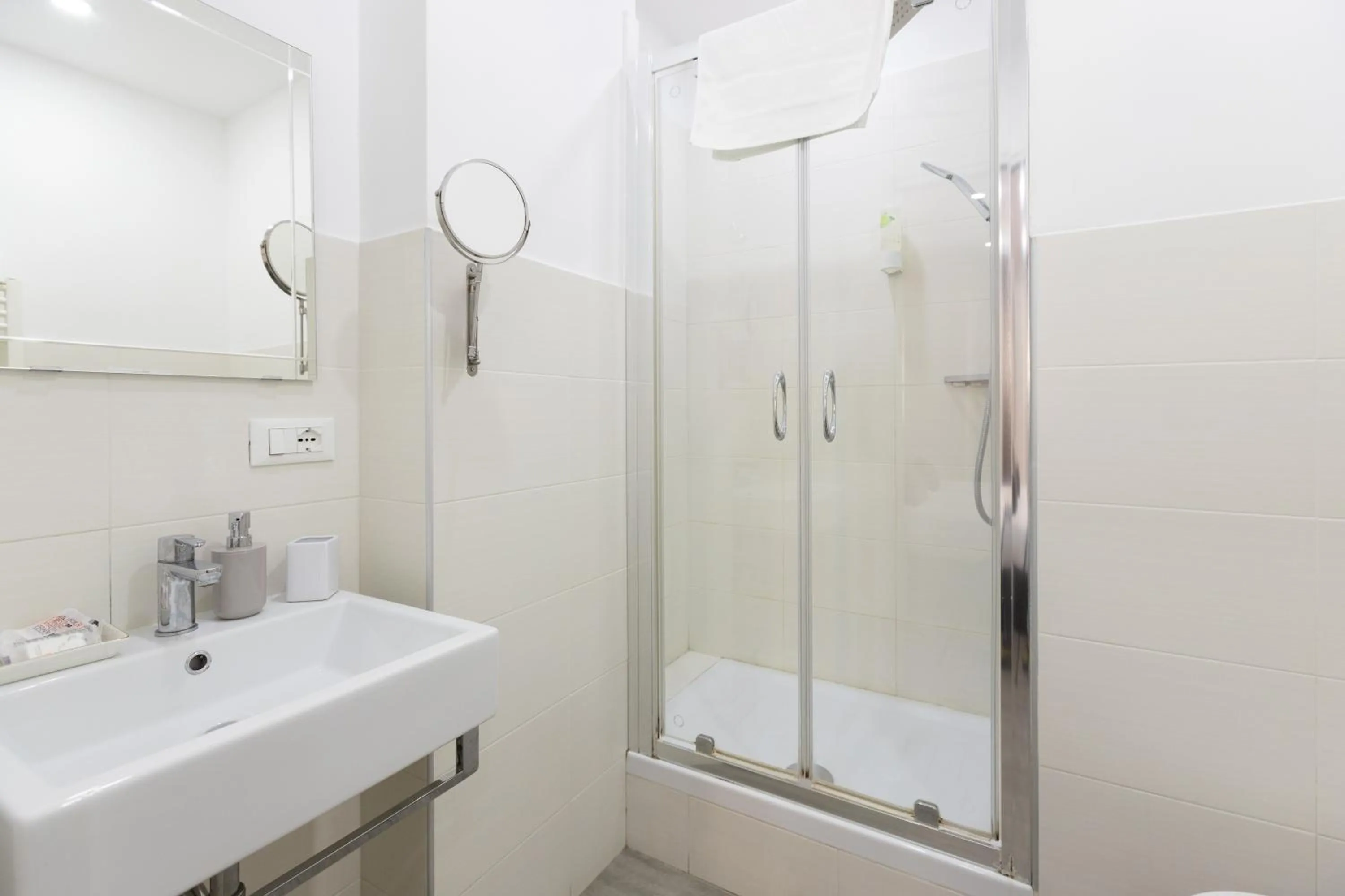 Shower in 247 Luxury Rooms Trastevere