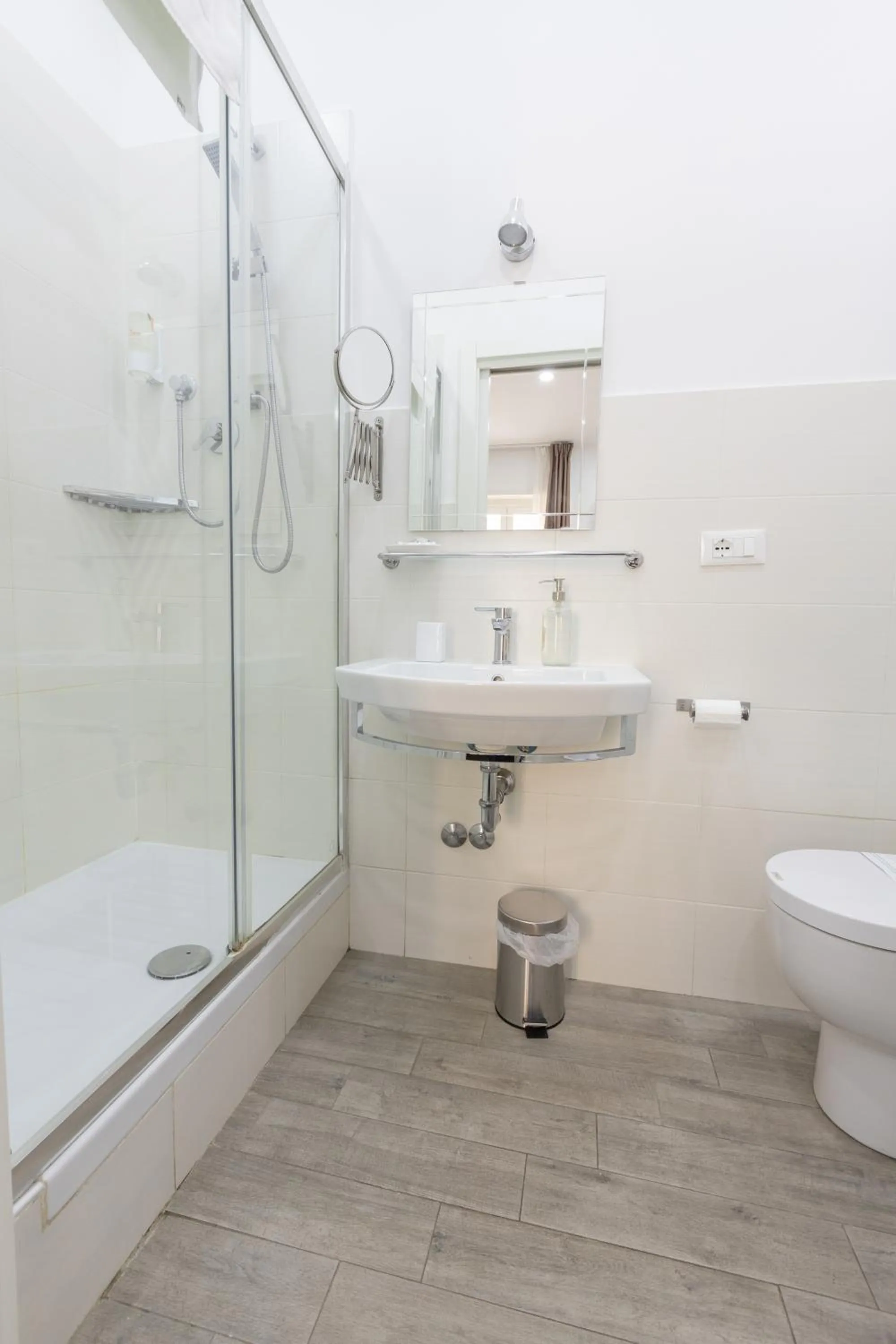 Shower in 247 Luxury Rooms Trastevere