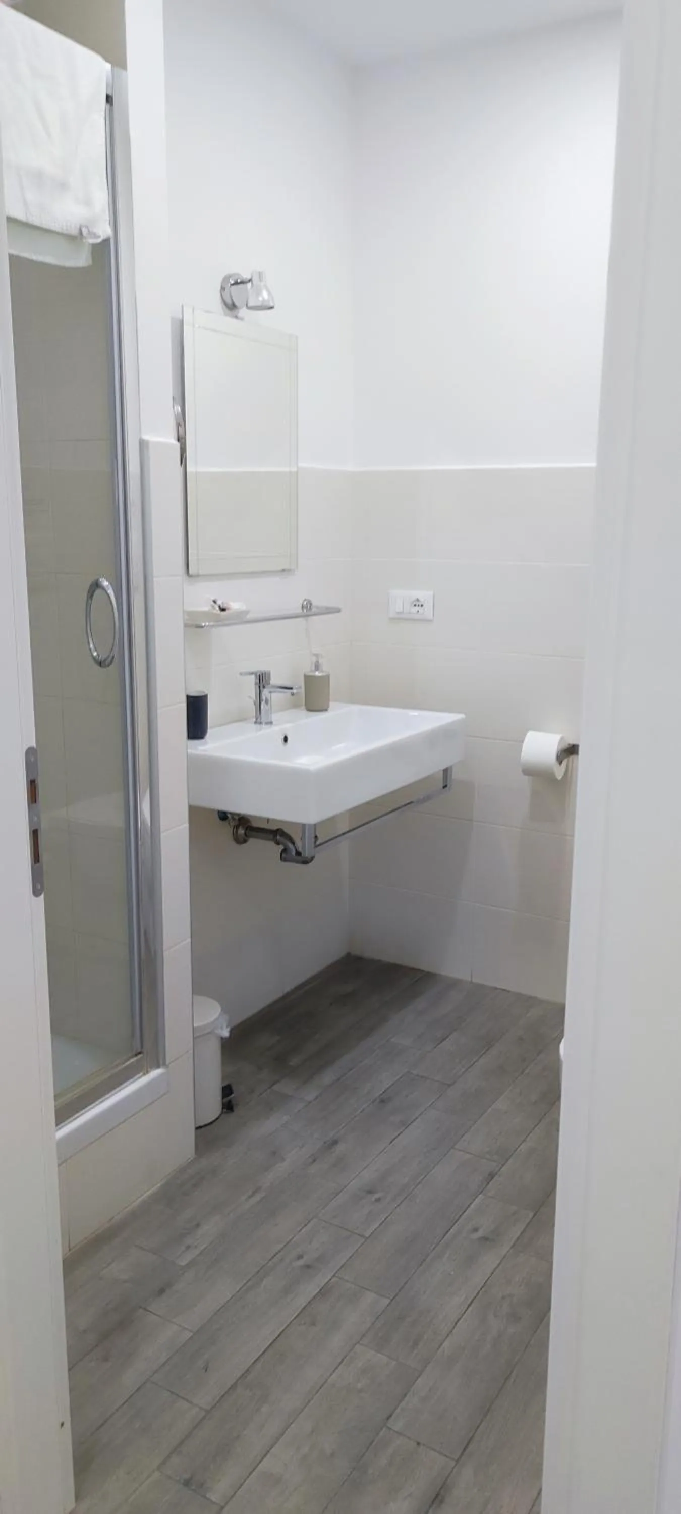 Shower in 247 Luxury Rooms Trastevere