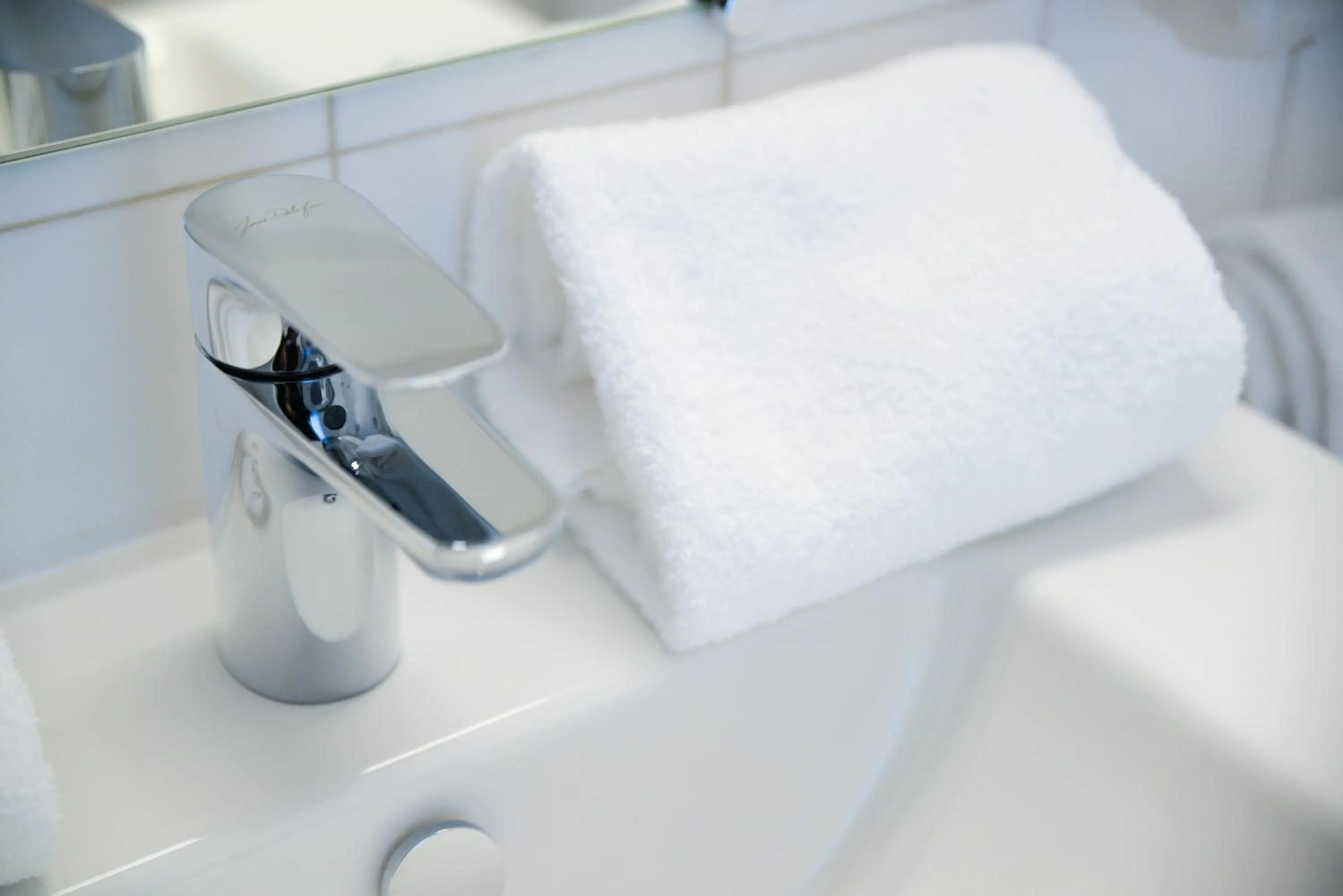 Toilet in Hôtel de la Gare - Restaurant Bistro Quai