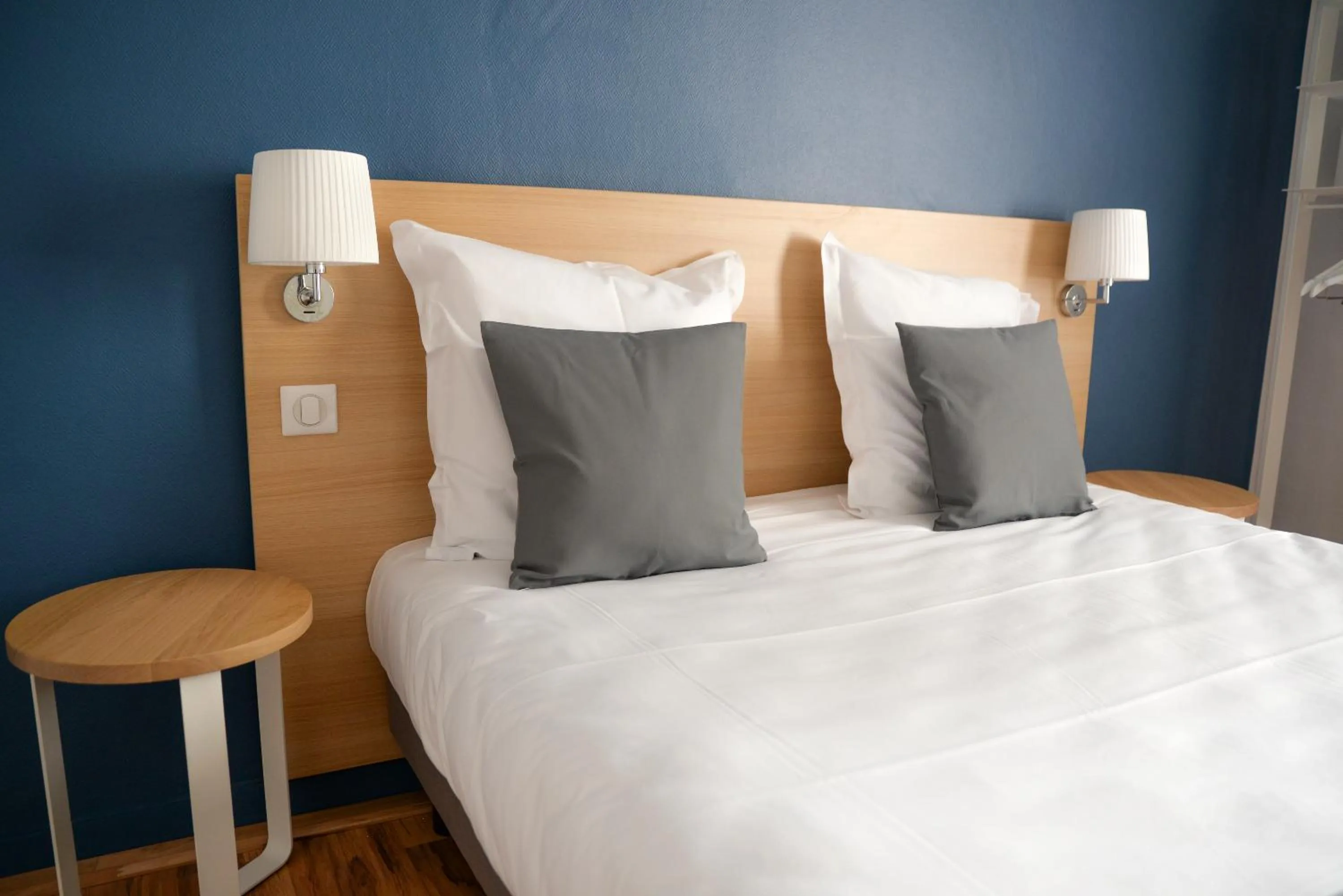 Bed in Hôtel de la Gare - Restaurant Bistro Quai