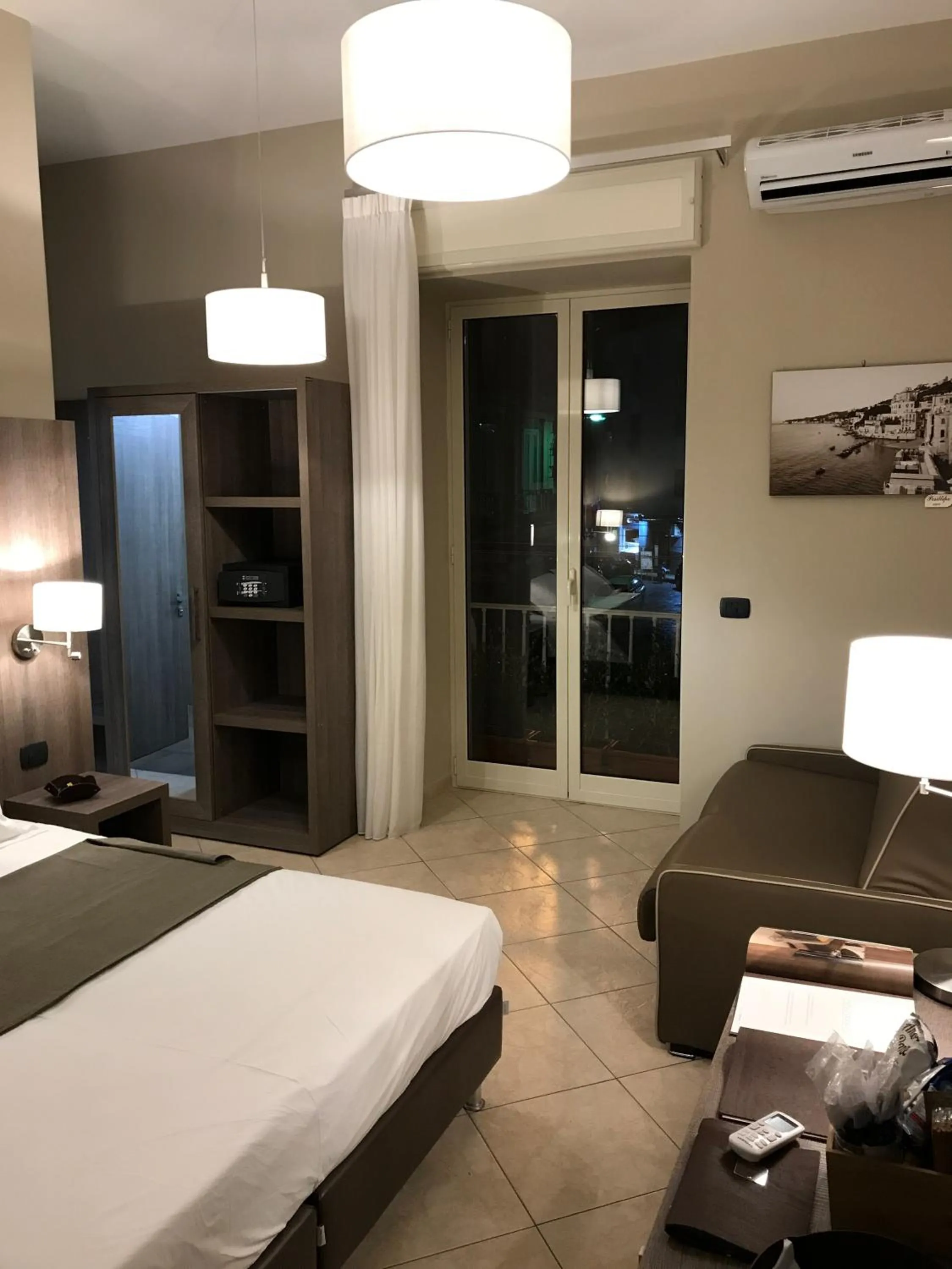 Property building, Bed in Napoli Com'era