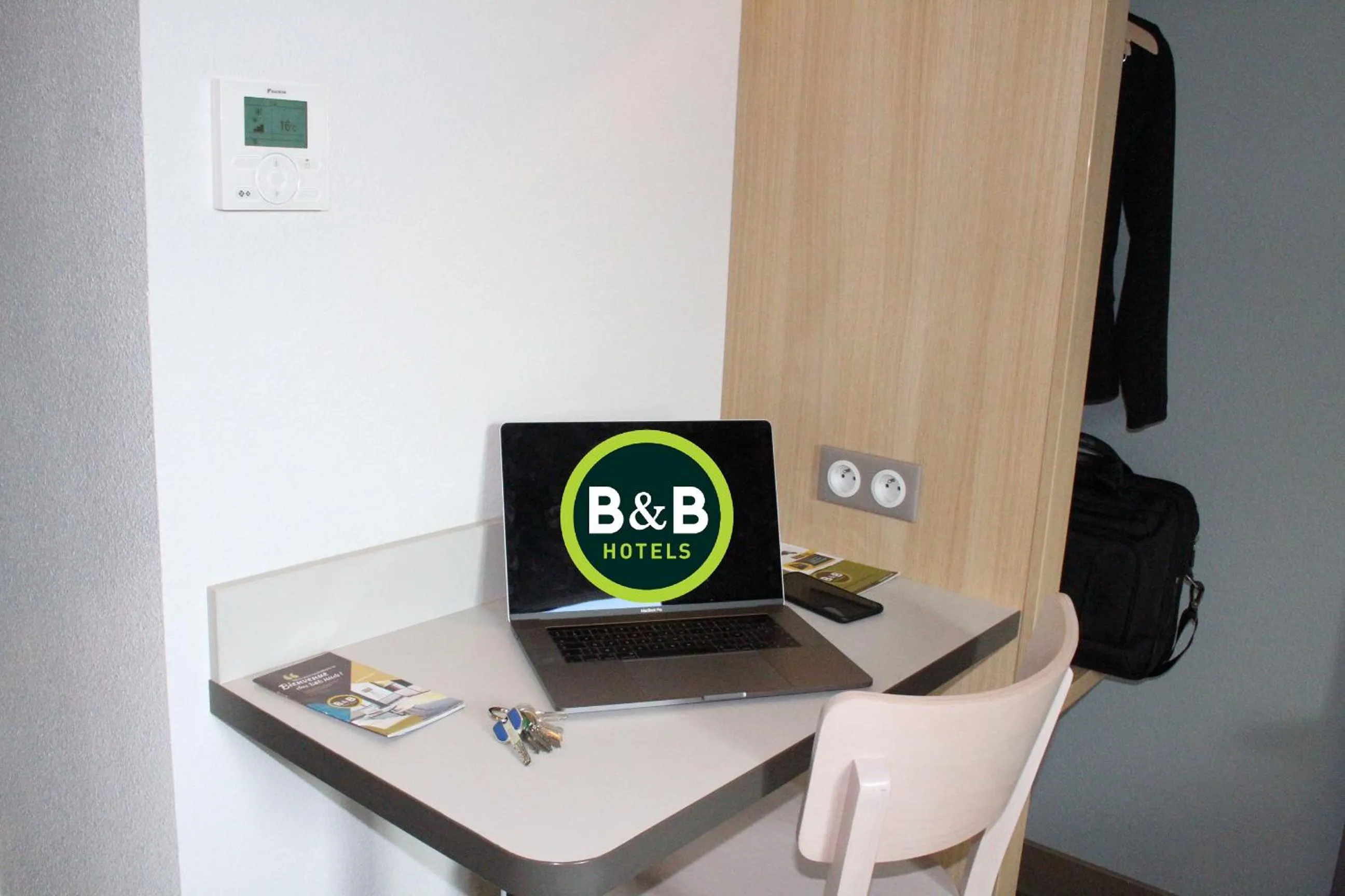 Bedroom in B&B HOTEL Valence TGV Romans