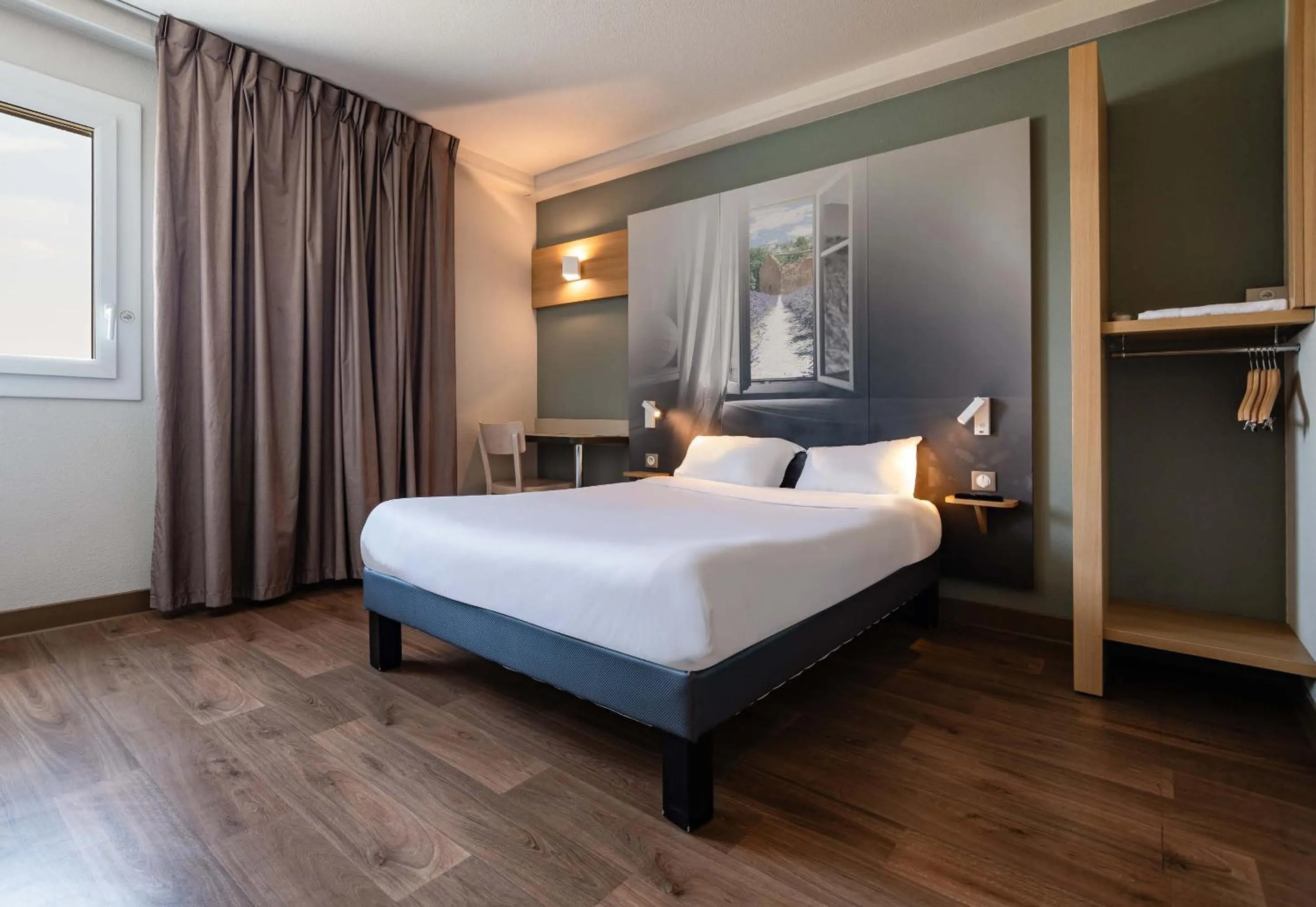 Bedroom, Bed in B&B HOTEL Valence TGV Romans