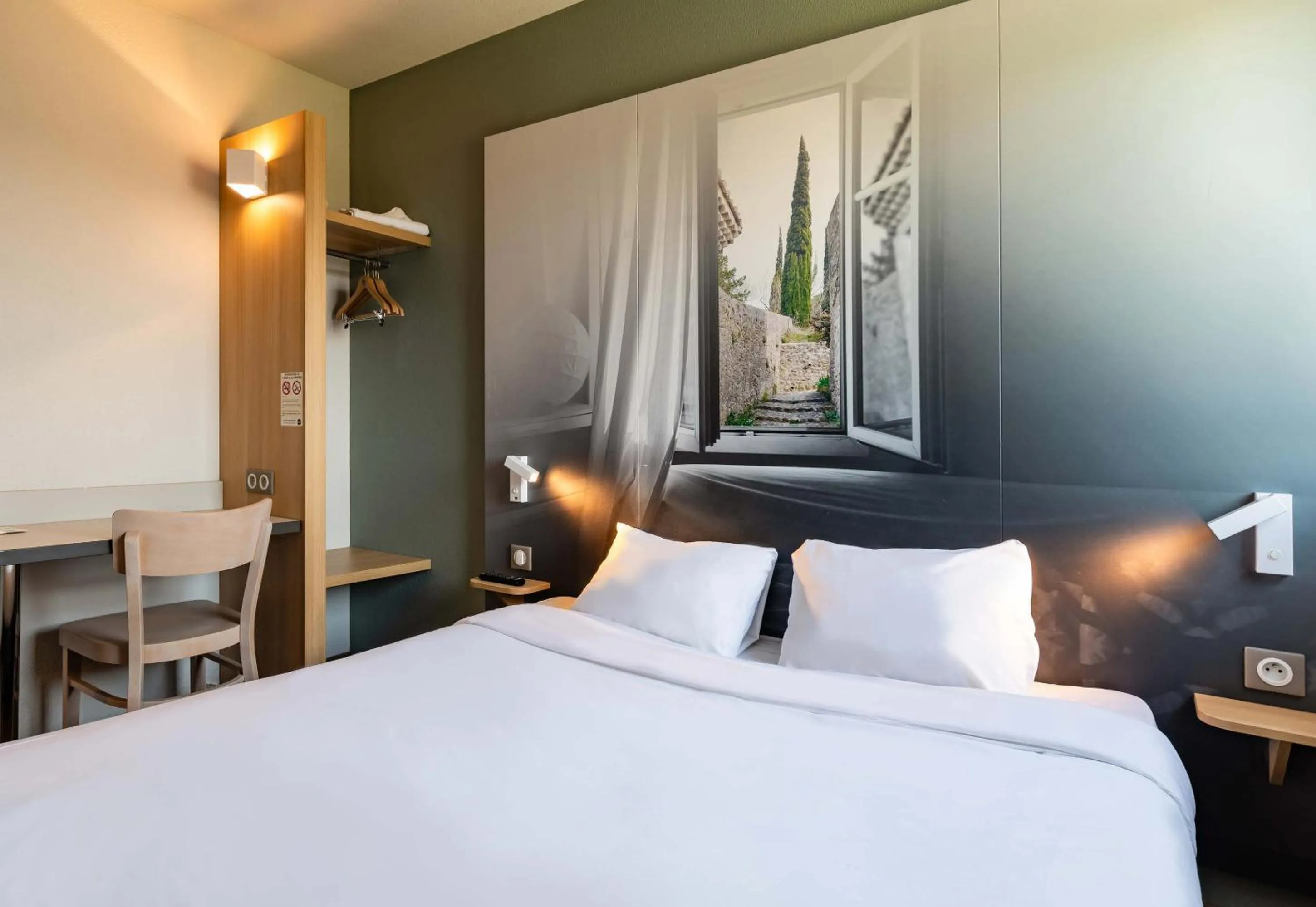 Bedroom, Bed in B&B HOTEL Valence TGV Romans