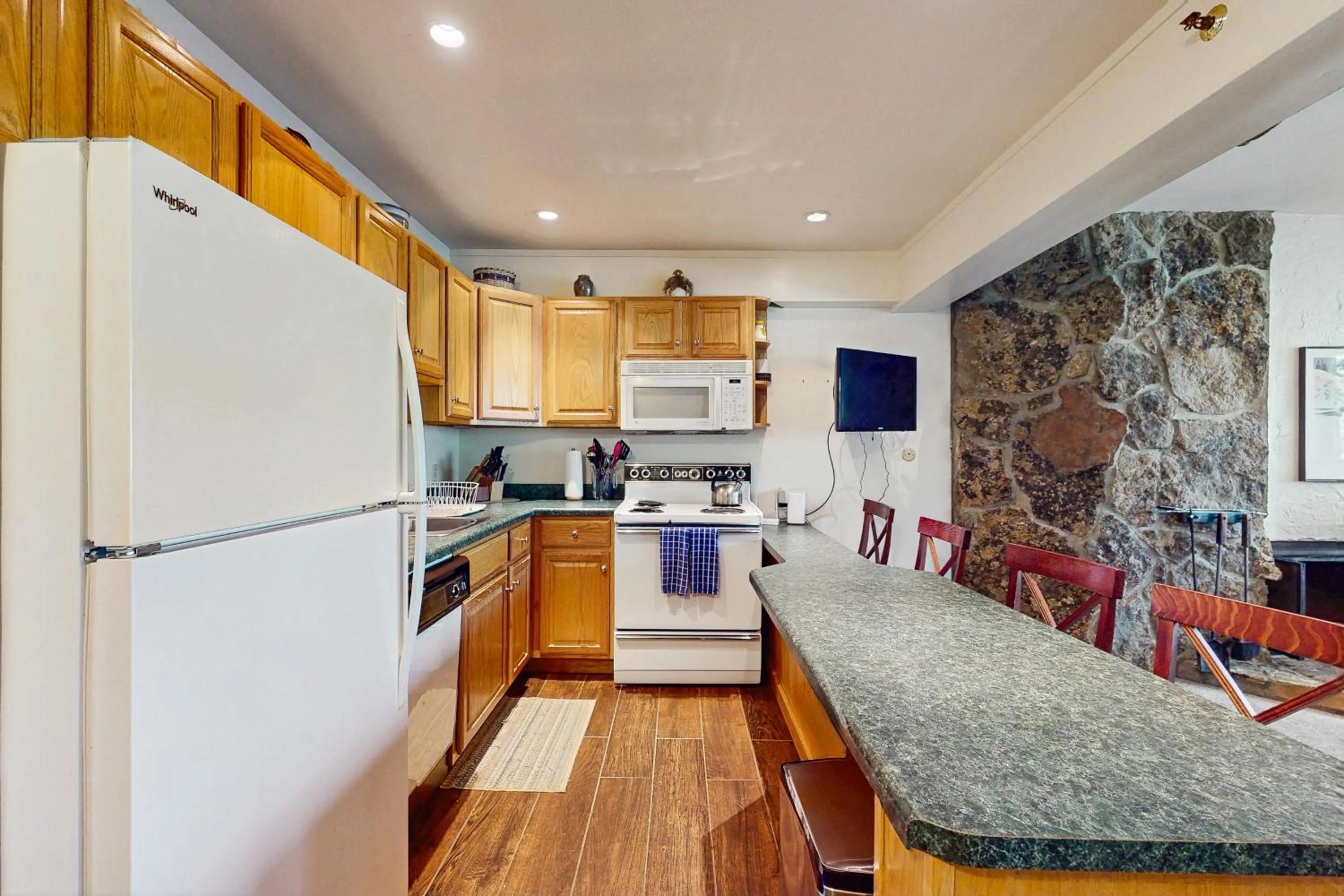 Cozy Slopeside Condo