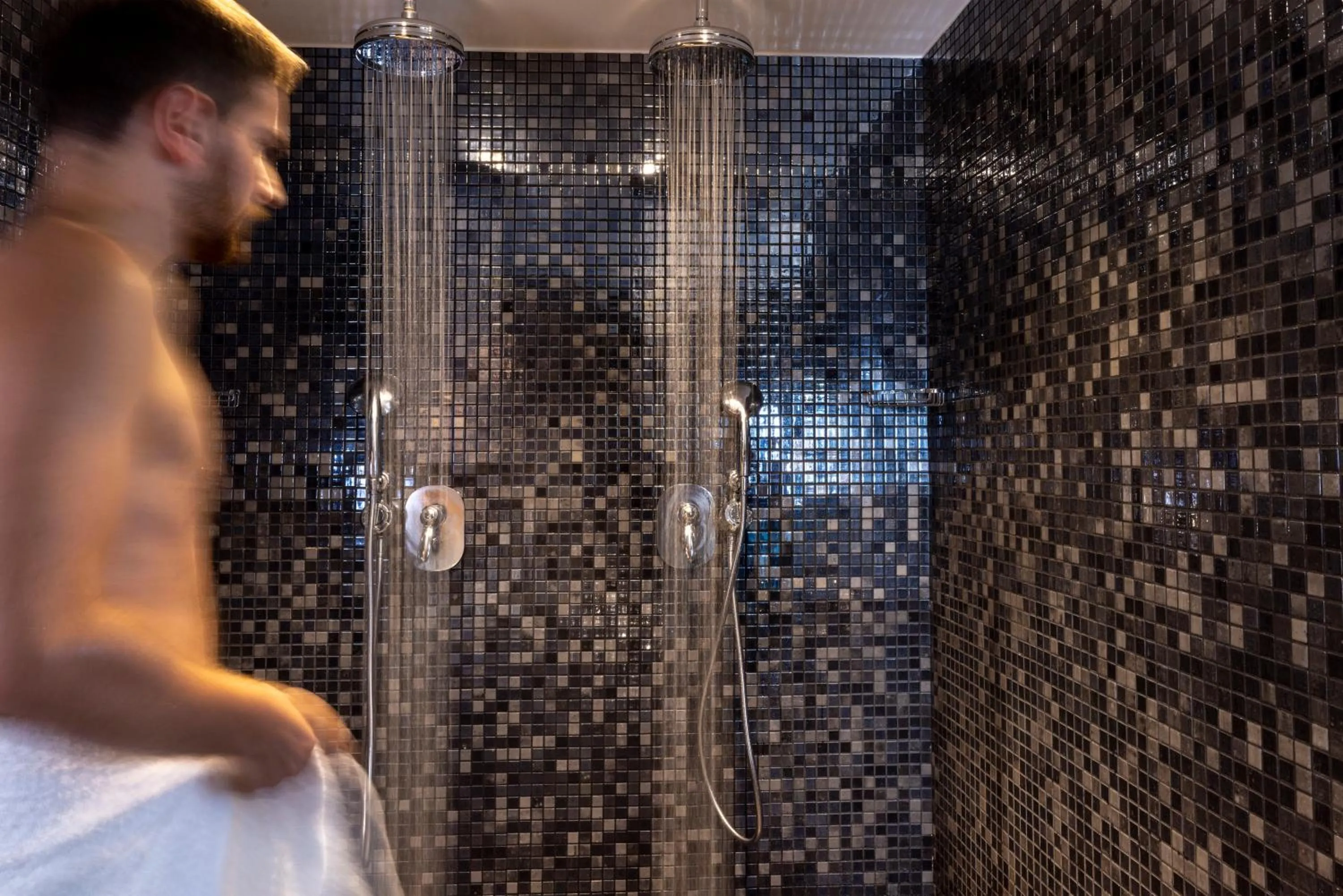 Spa and wellness centre/facilities in Hotel Whistler - Gare du Nord