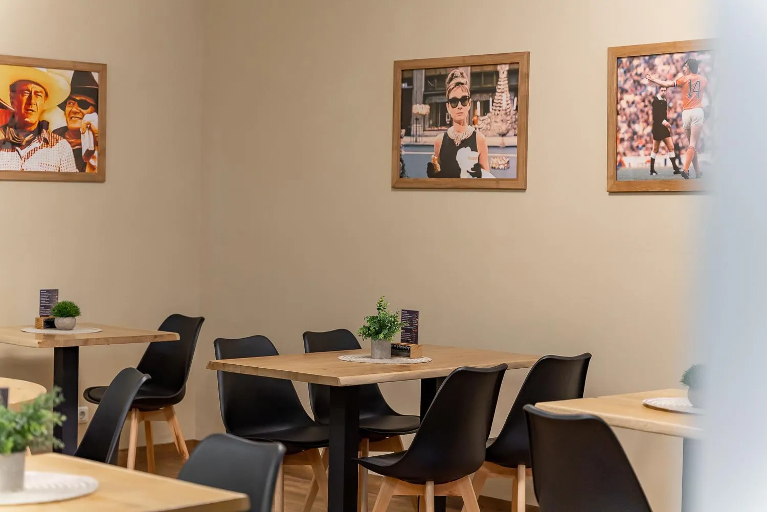 Breakfast in OEKOTEL Salzburg Messe