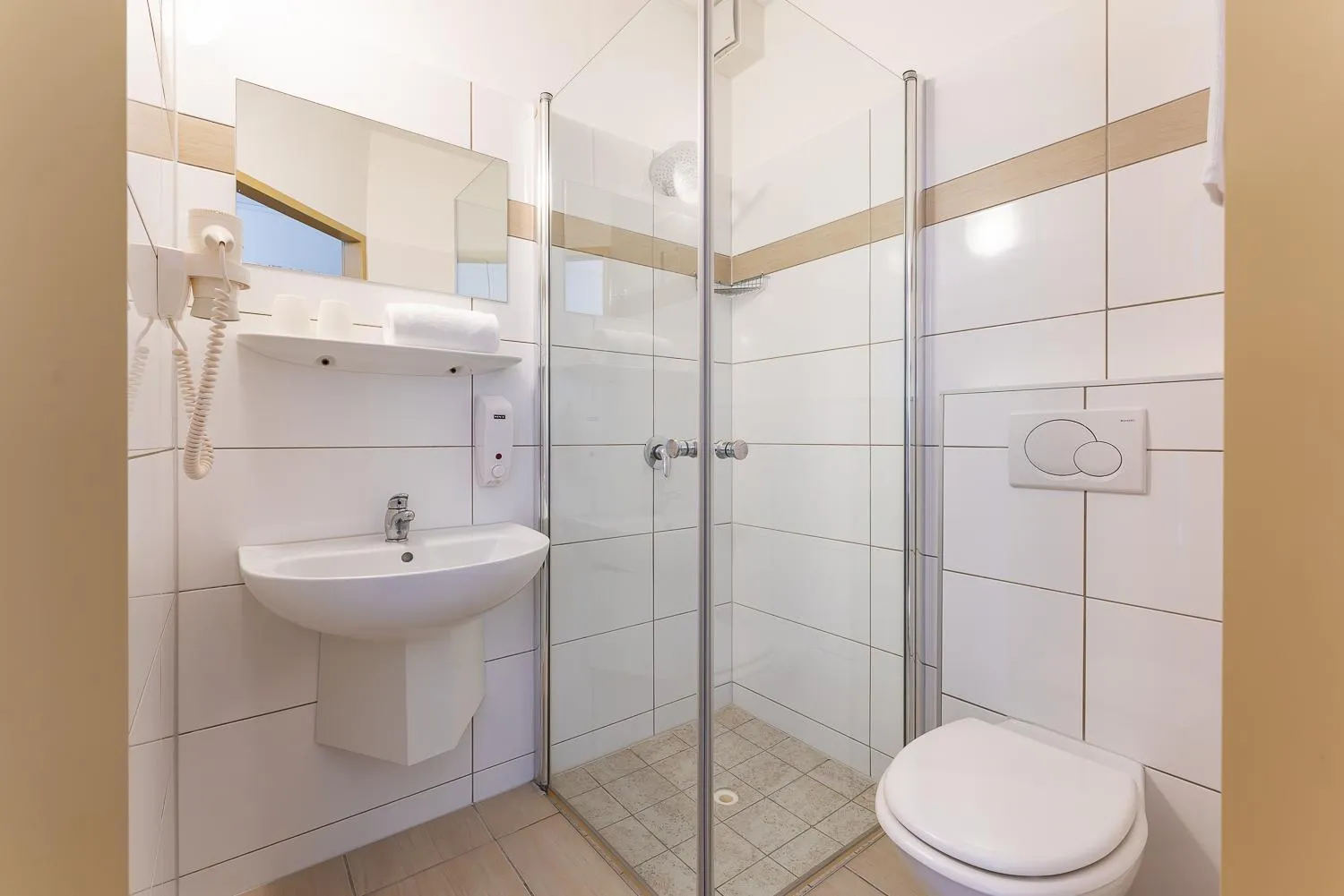 Bathroom in OEKOTEL Salzburg Messe