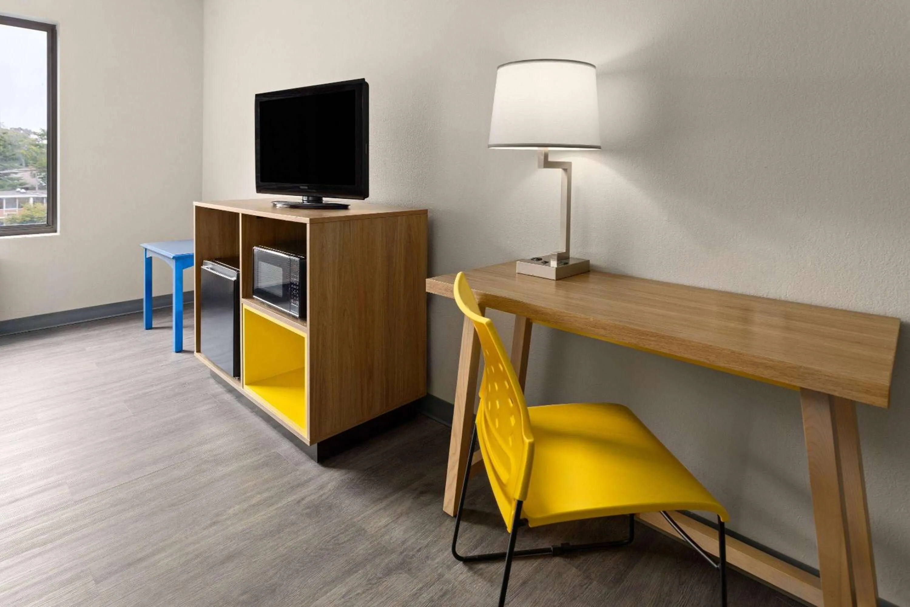 Photo of the whole room in Days Inn & Suites by Wyndham Albany