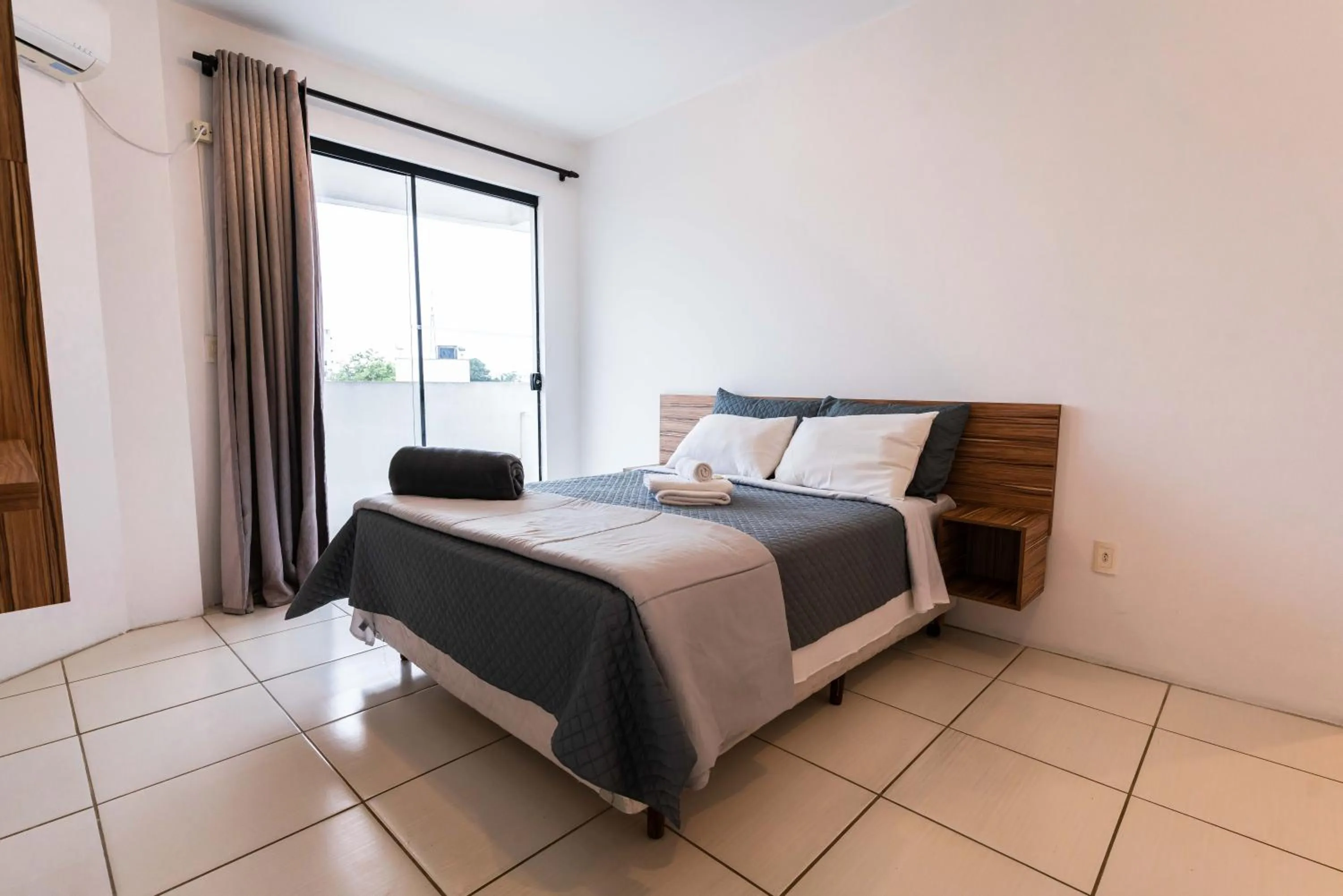 Bedroom, Bed in Praia Comprida Hotel