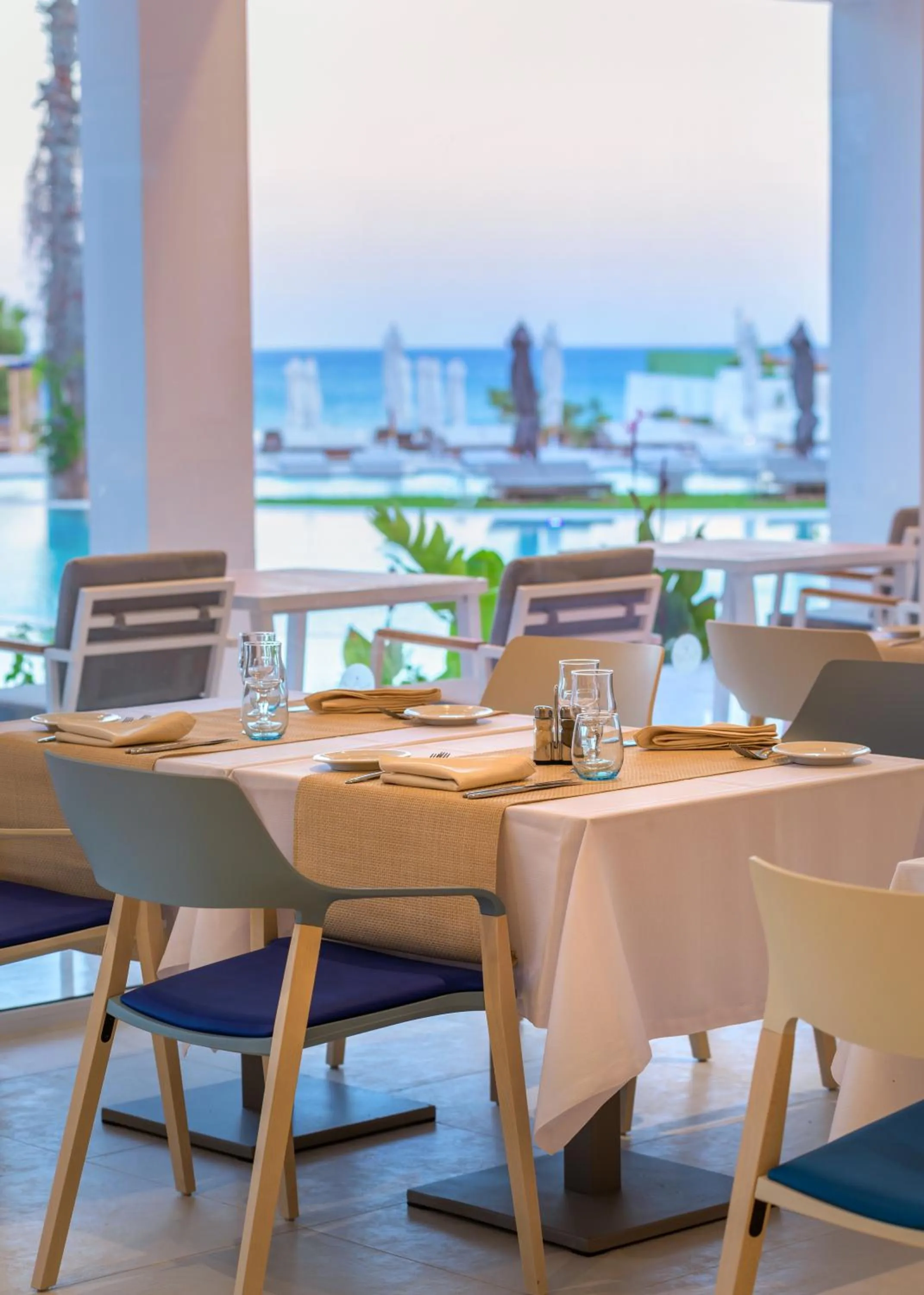 Restaurant/places to eat in Royal Azur Thalassa