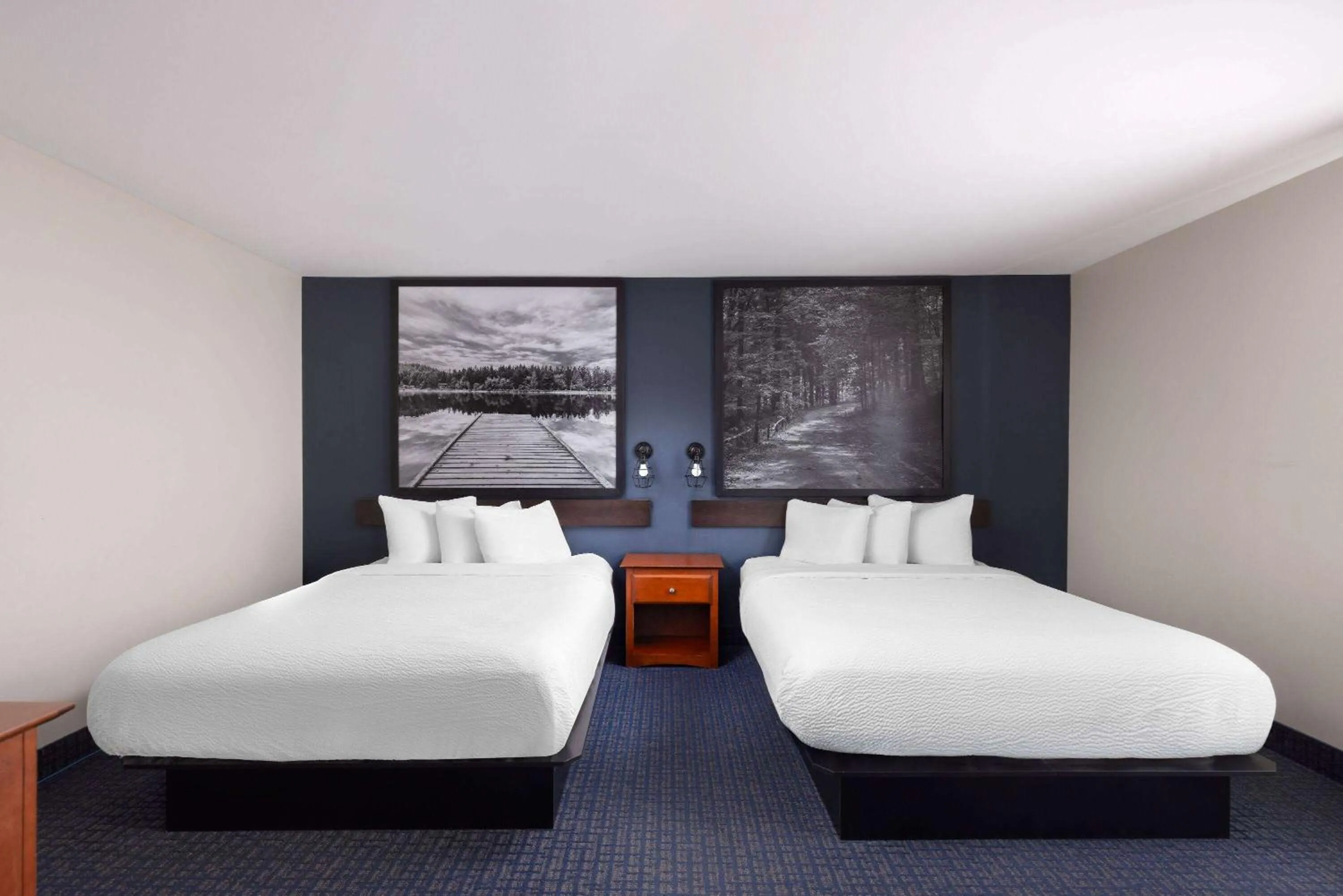 Bath, Bed in Super 8 by Wyndham Sainte Agathe Des Monts