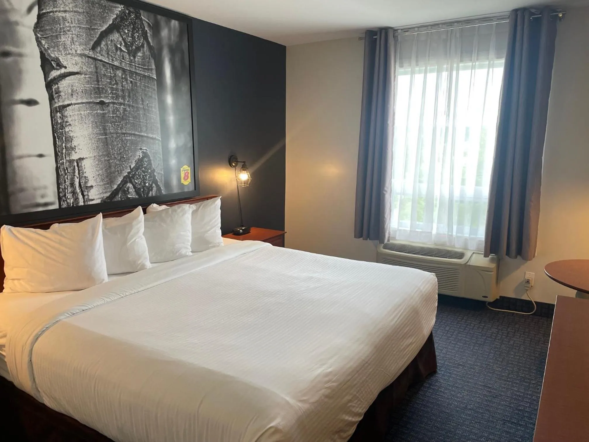 Bed in Super 8 by Wyndham Sainte Agathe Des Monts