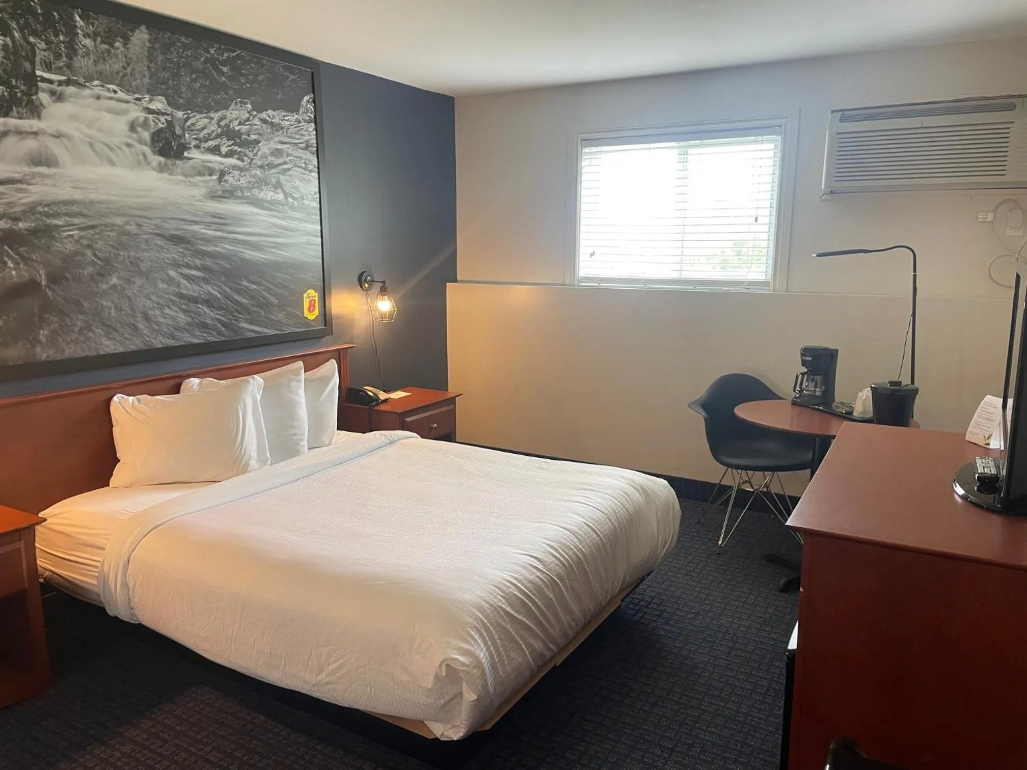 Bed in Super 8 by Wyndham Sainte Agathe Des Monts