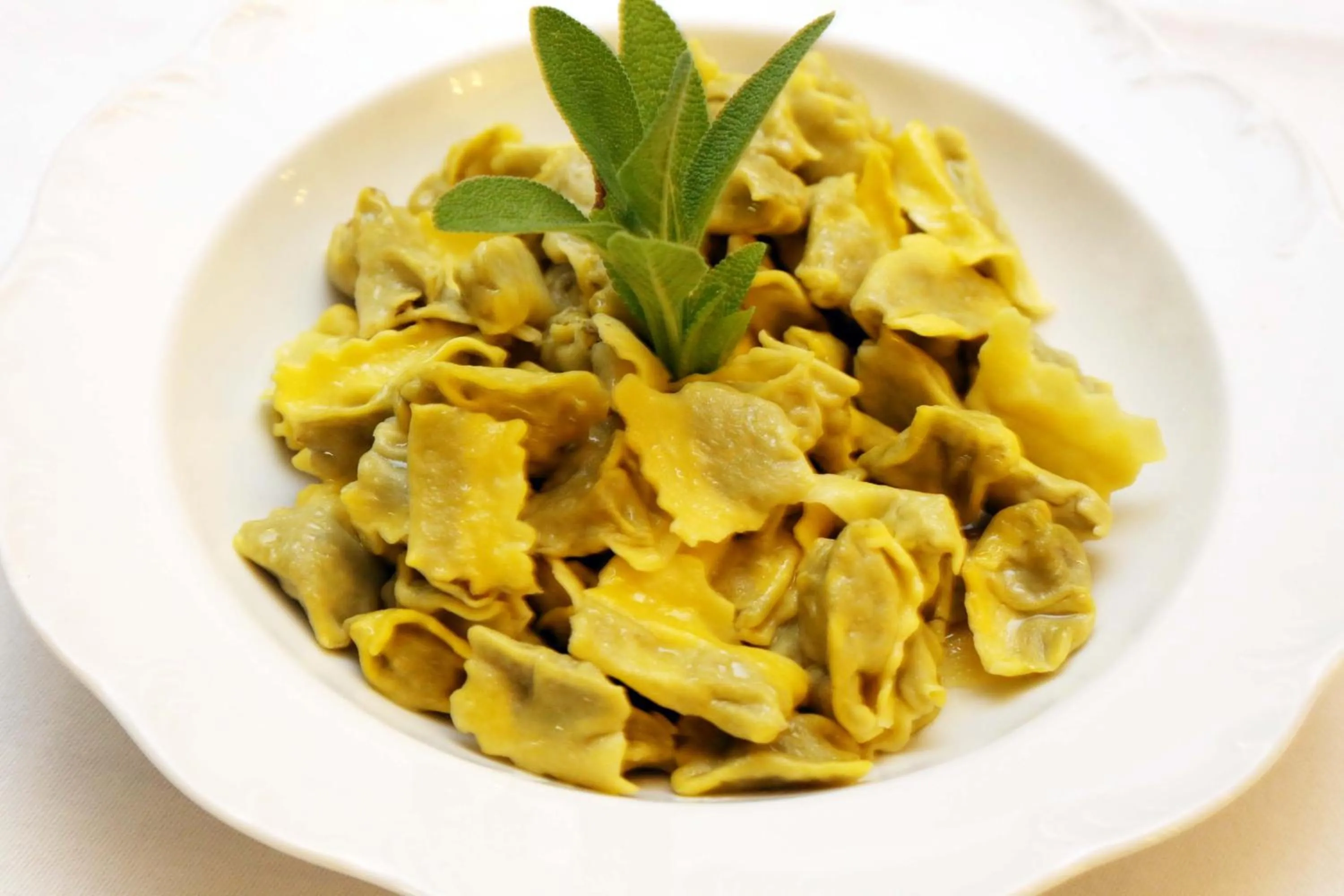 Restaurant/places to eat in Hotel Barolo