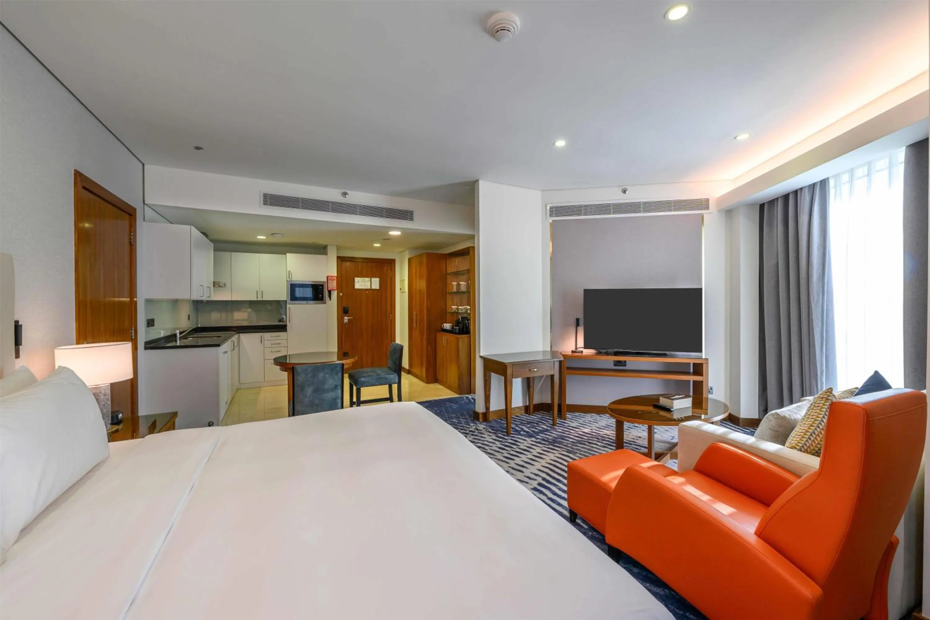 Living room, Bed in DoubleTree by Hilton Jeddah - Alandalus Mall