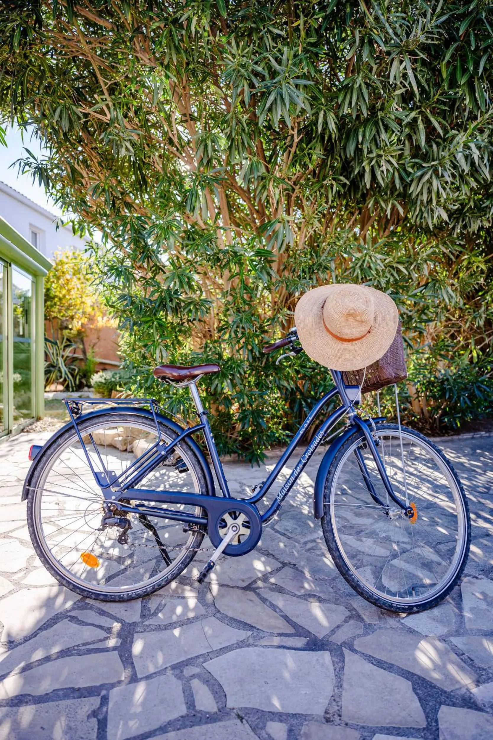 Garden in Hôtel La Maison des Croisades - Au pied des Remparts