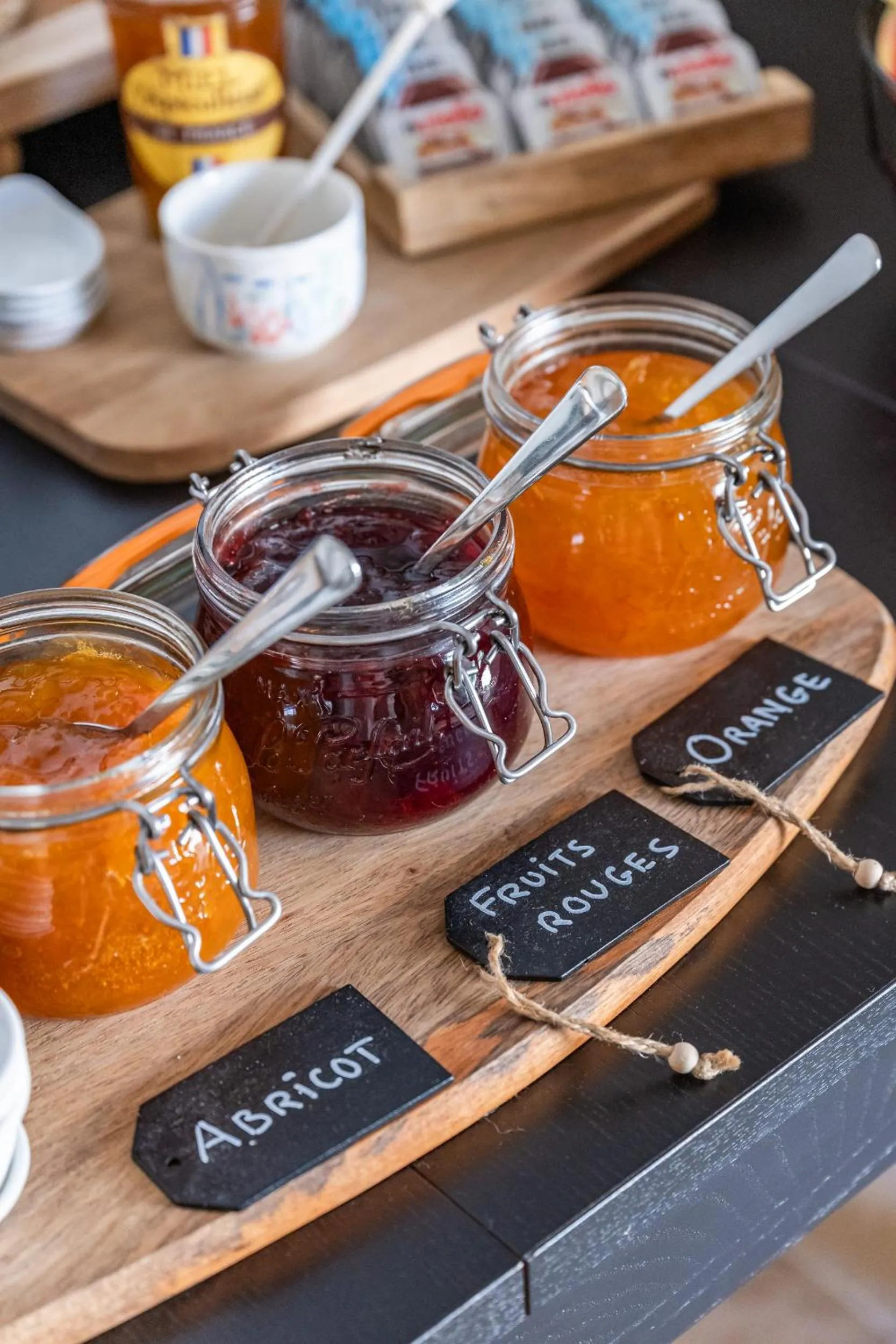 Buffet breakfast in Hôtel La Maison des Croisades - Au pied des Remparts