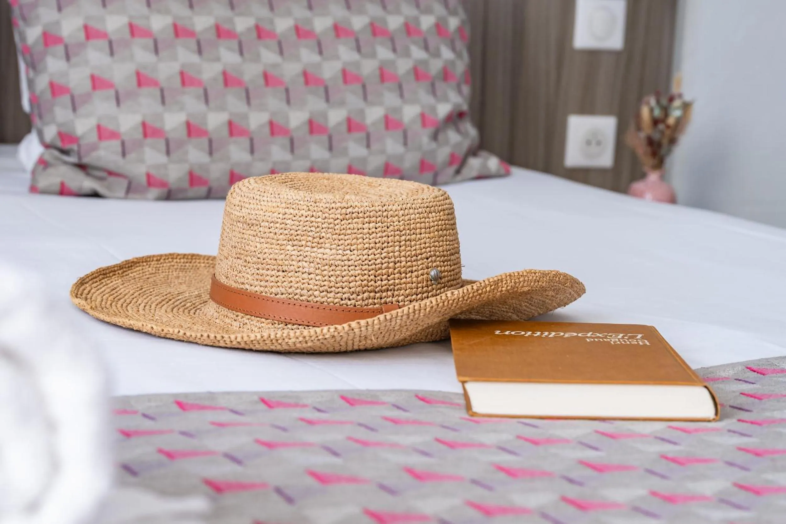 Bed in Hôtel La Maison des Croisades - Au pied des Remparts